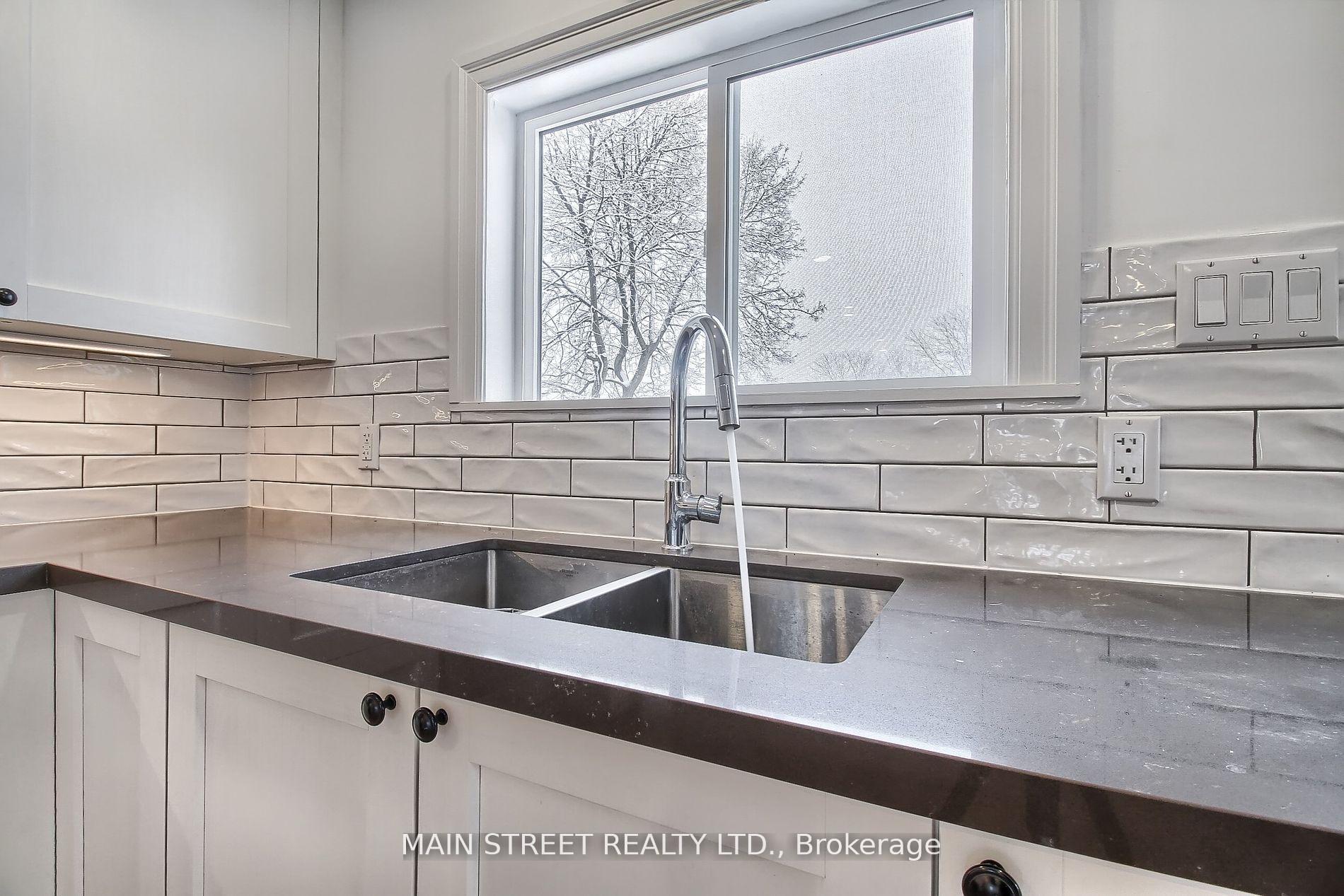 Photo 10 of Unit A, 27 Jacksons Point Avenue, Georgina, Sutton & Jackson's Point — HOMEH
