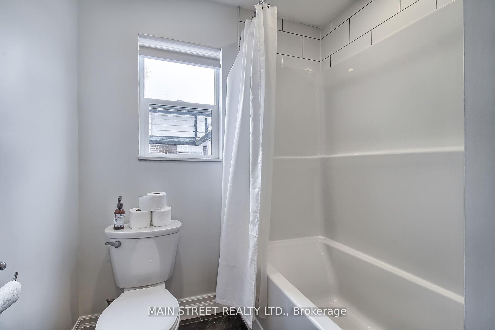 Photo 15 of Unit A, 27 Jacksons Point Avenue, Georgina, Sutton & Jackson's Point — HOMEH