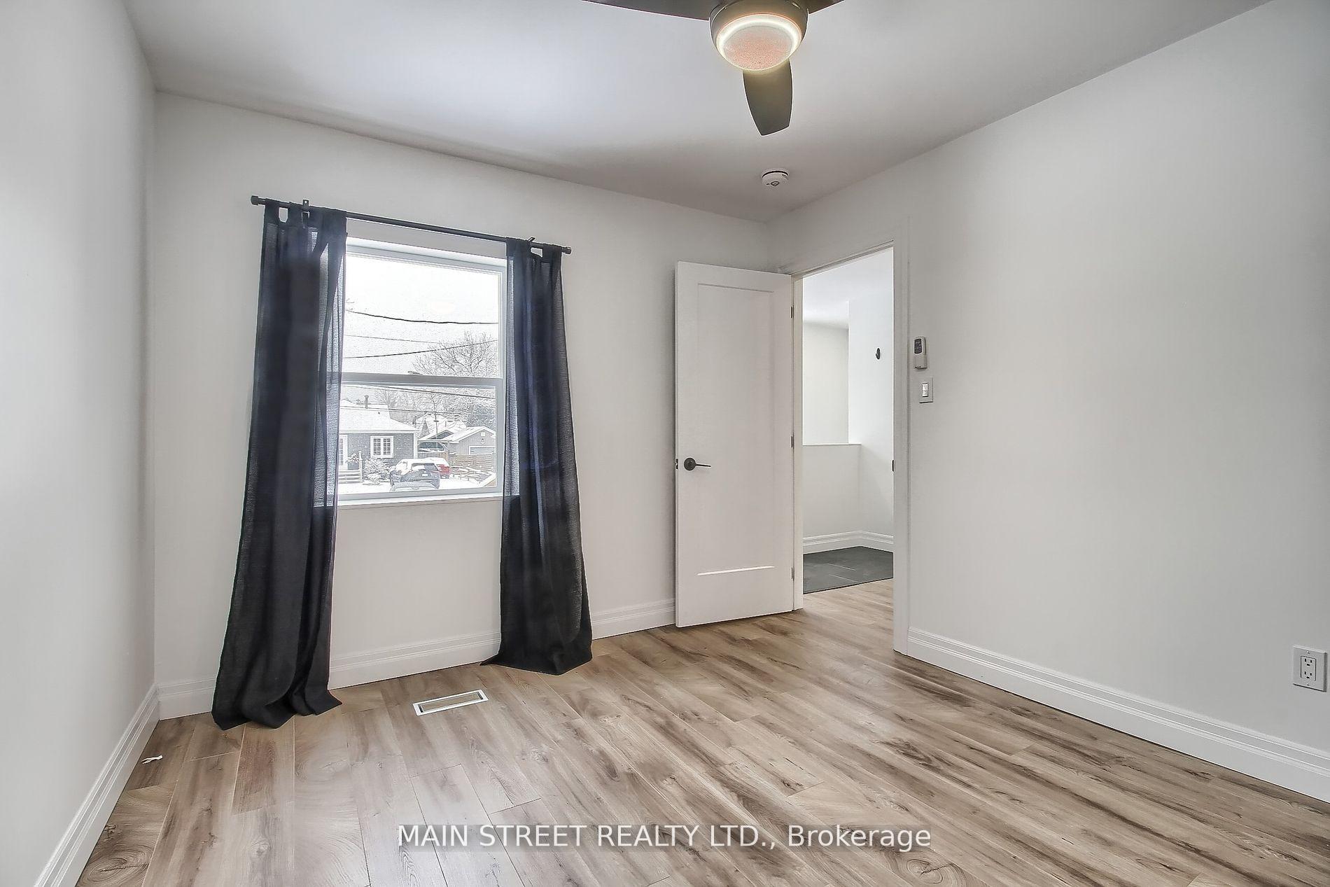 Photo 7 of Unit A, 27 Jacksons Point Avenue, Georgina, Sutton & Jackson's Point — HOMEH
