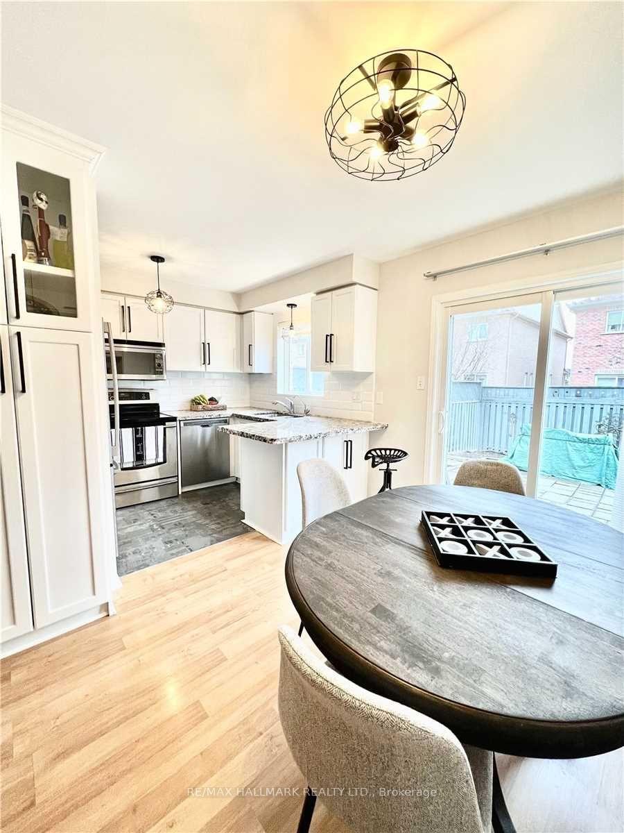 Photo 5 of 96 Benjamin Hood Crescent, Vaughan, Patterson — HOMEH