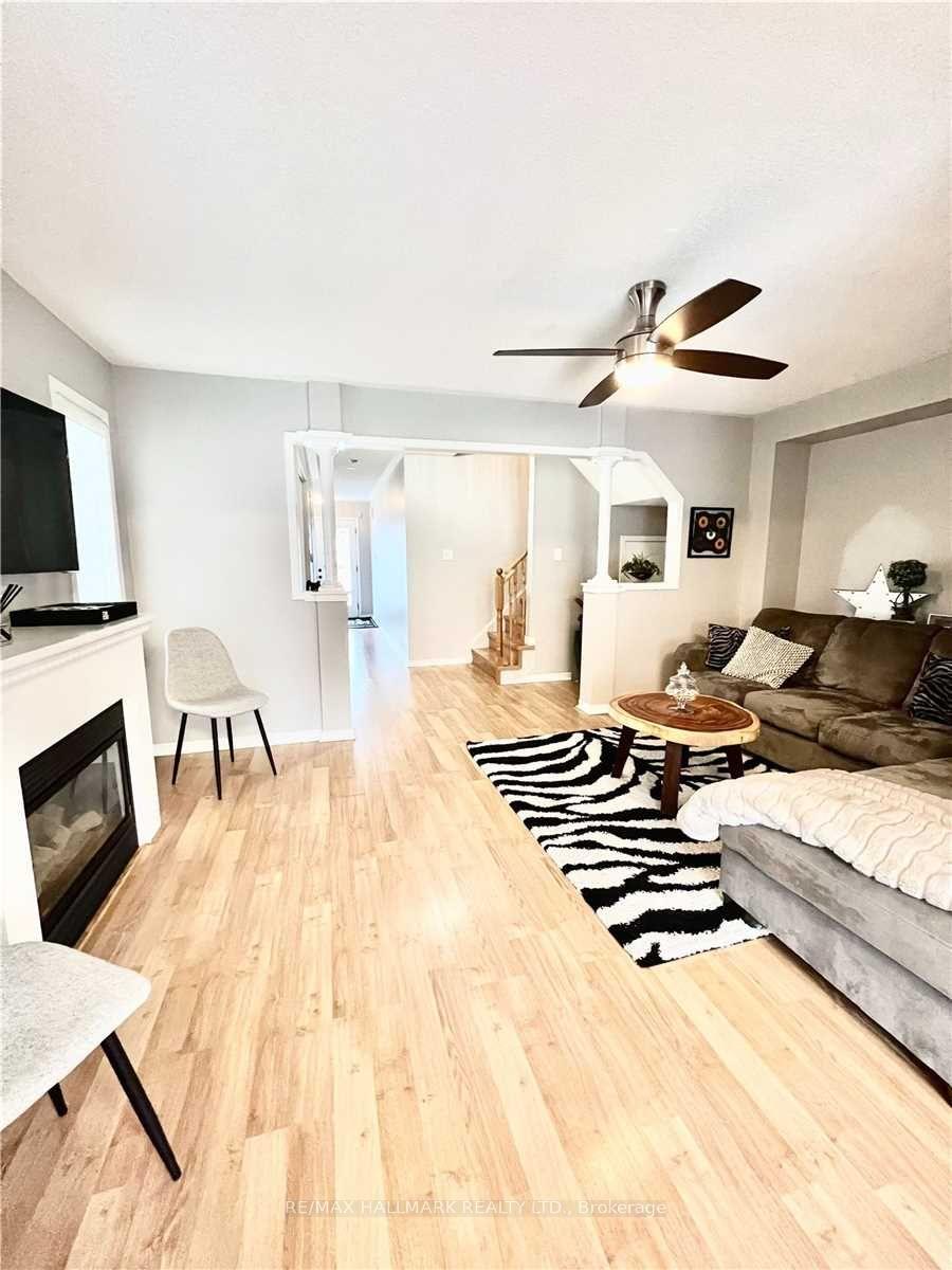 Photo 8 of 96 Benjamin Hood Crescent, Vaughan, Patterson — HOMEH