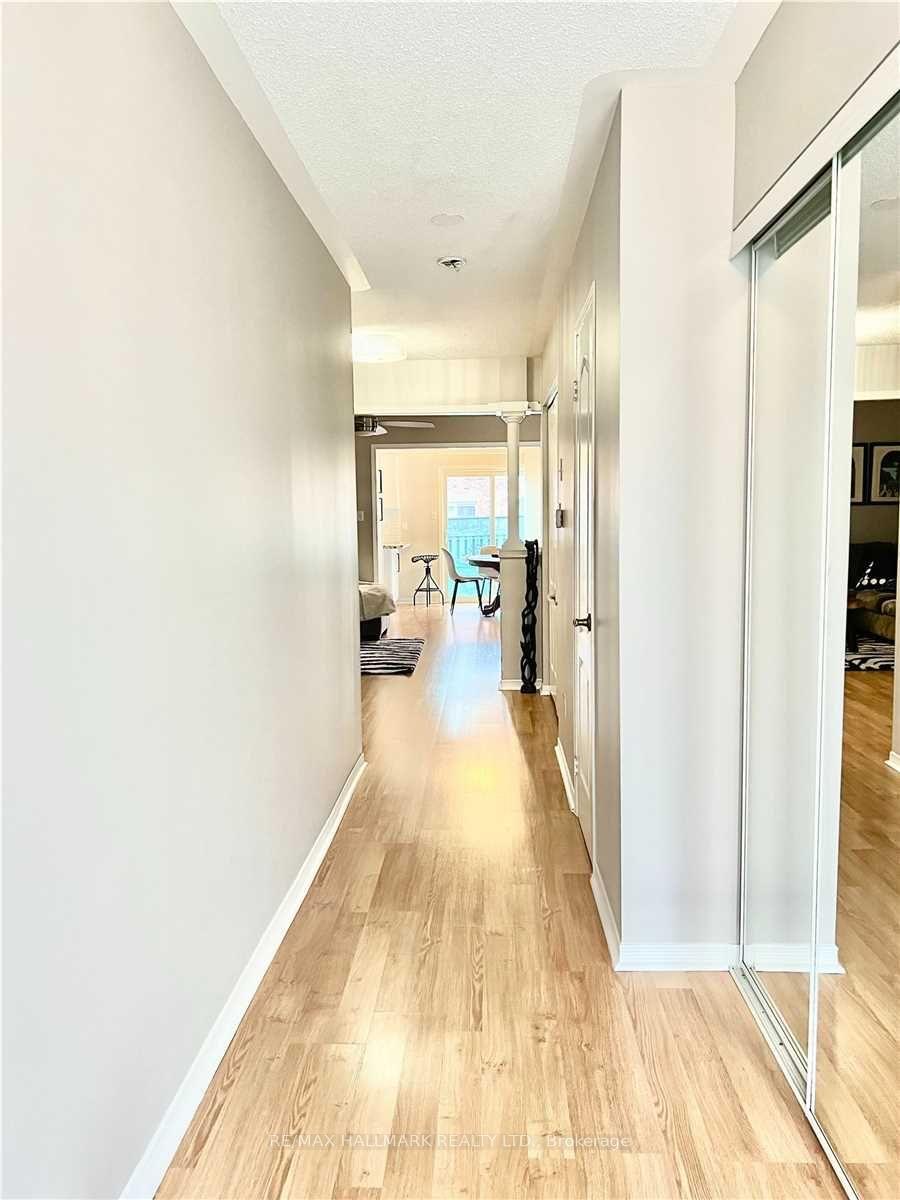 Photo 9 of 96 Benjamin Hood Crescent, Vaughan, Patterson — HOMEH