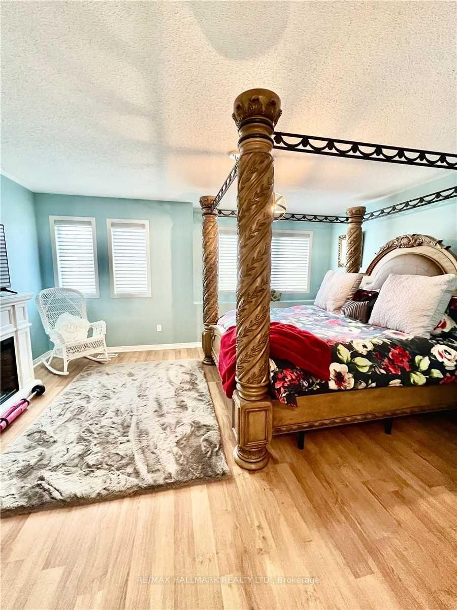 Photo 12 of 96 Benjamin Hood Crescent, Vaughan, Patterson — HOMEH