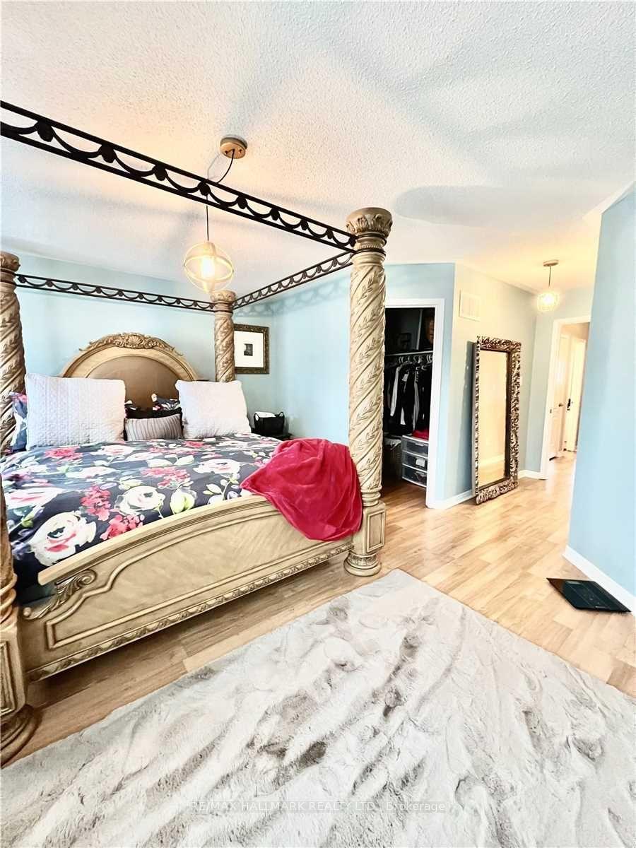 Photo 11 of 96 Benjamin Hood Crescent, Vaughan, Patterson — HOMEH