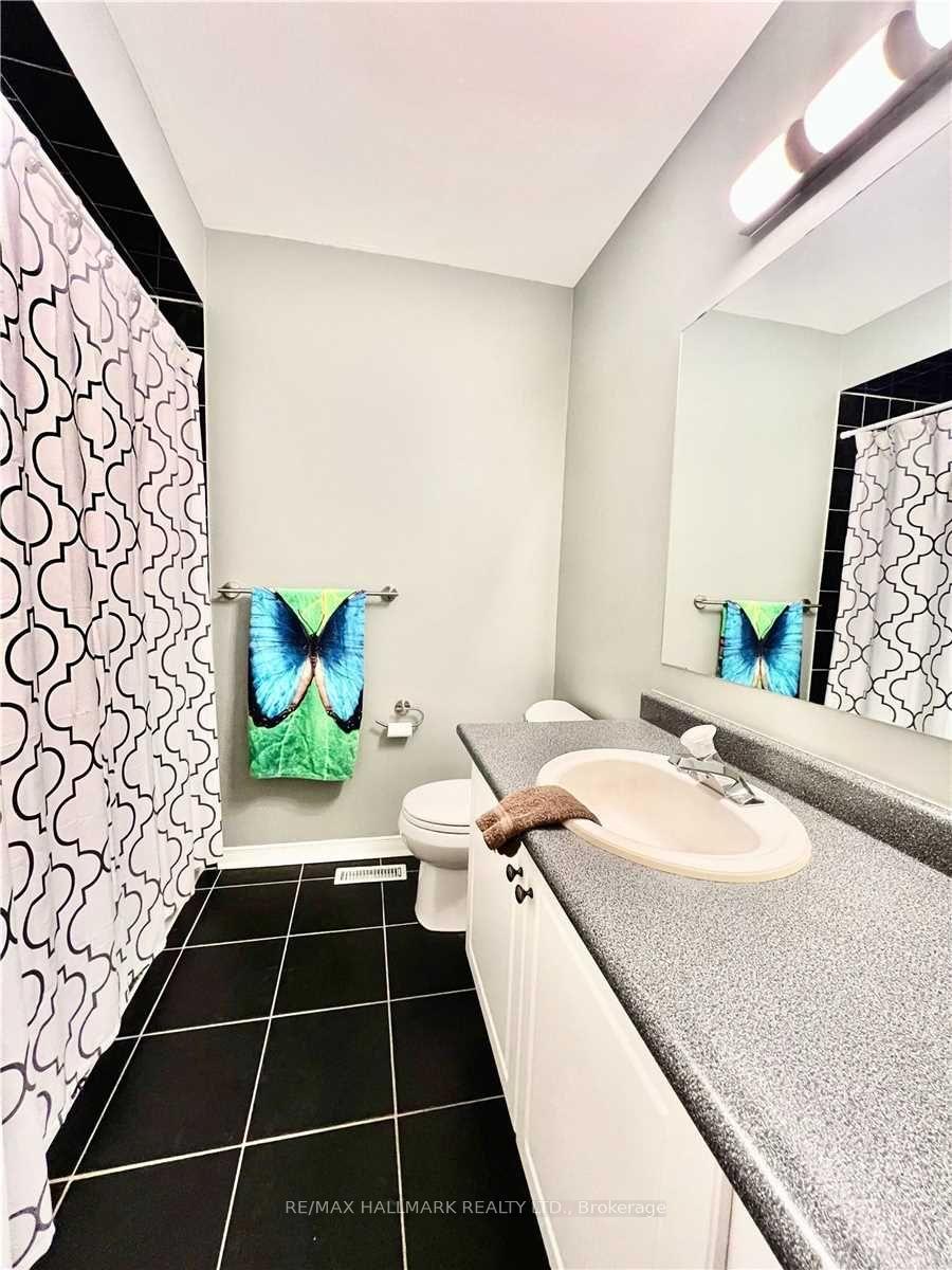 Photo 14 of 96 Benjamin Hood Crescent, Vaughan, Patterson — HOMEH