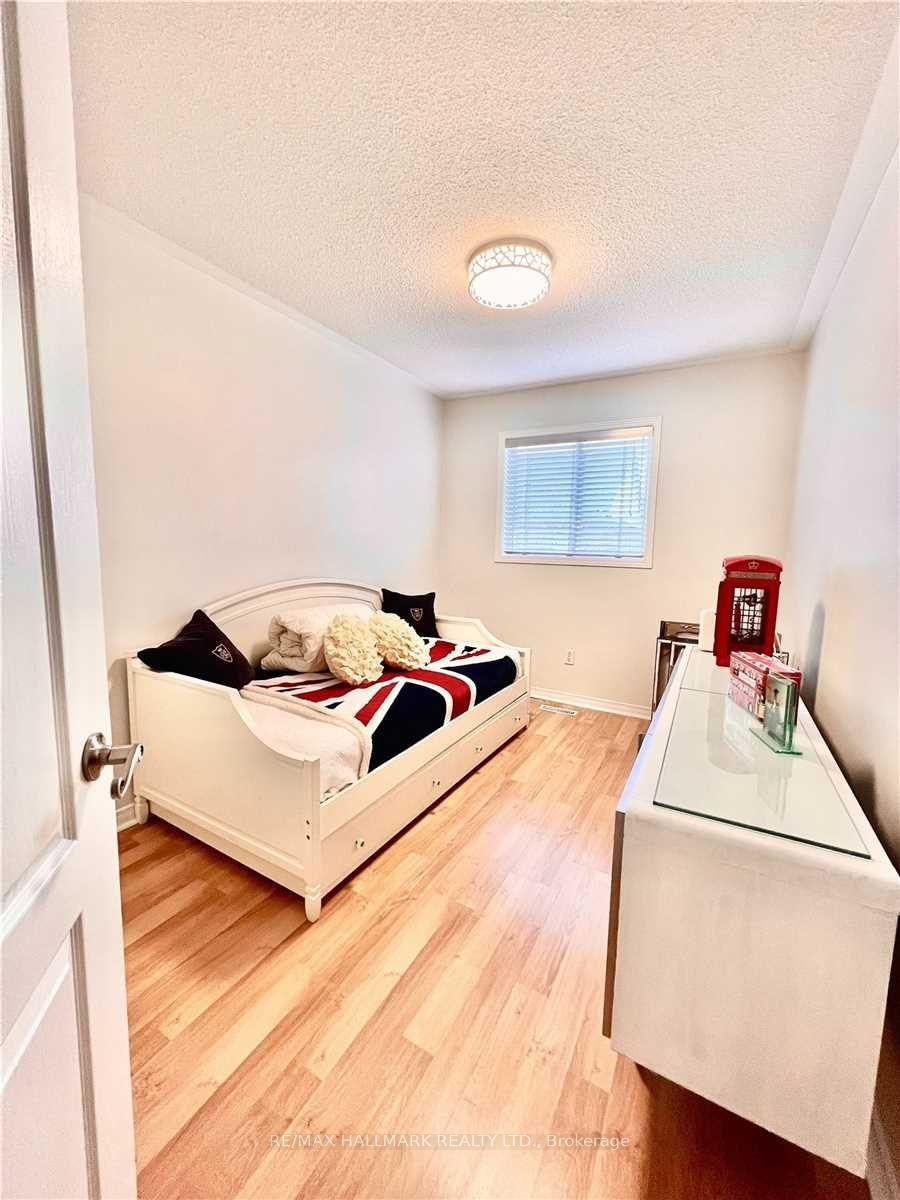 Photo 15 of 96 Benjamin Hood Crescent, Vaughan, Patterson — HOMEH