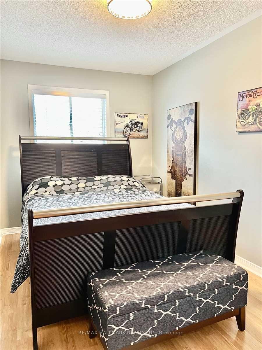 Photo 13 of 96 Benjamin Hood Crescent, Vaughan, Patterson — HOMEH