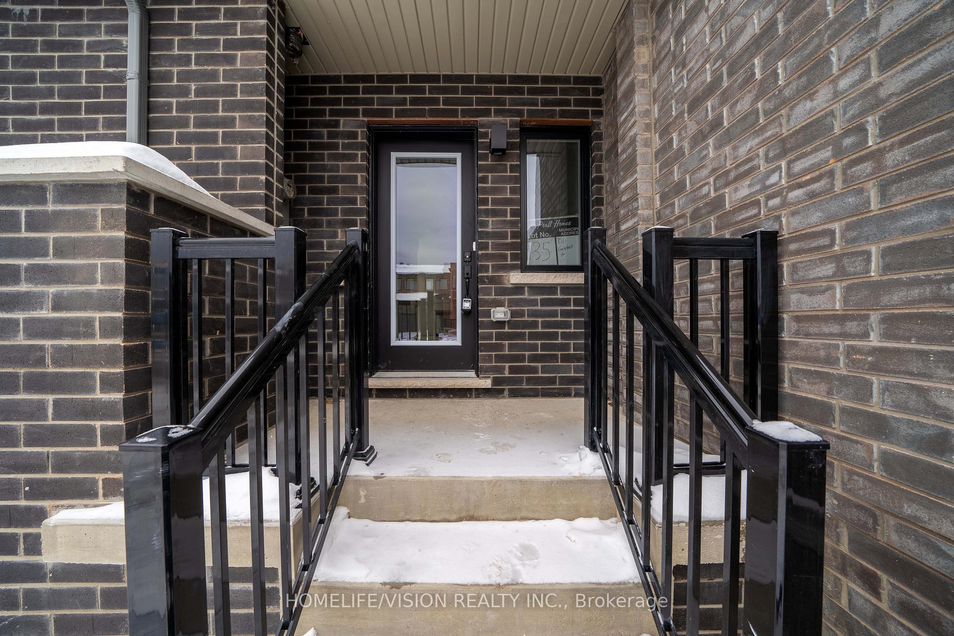 Photo 3 of 151 Gateland Drive, Barrie, Painswick South — HOMEH