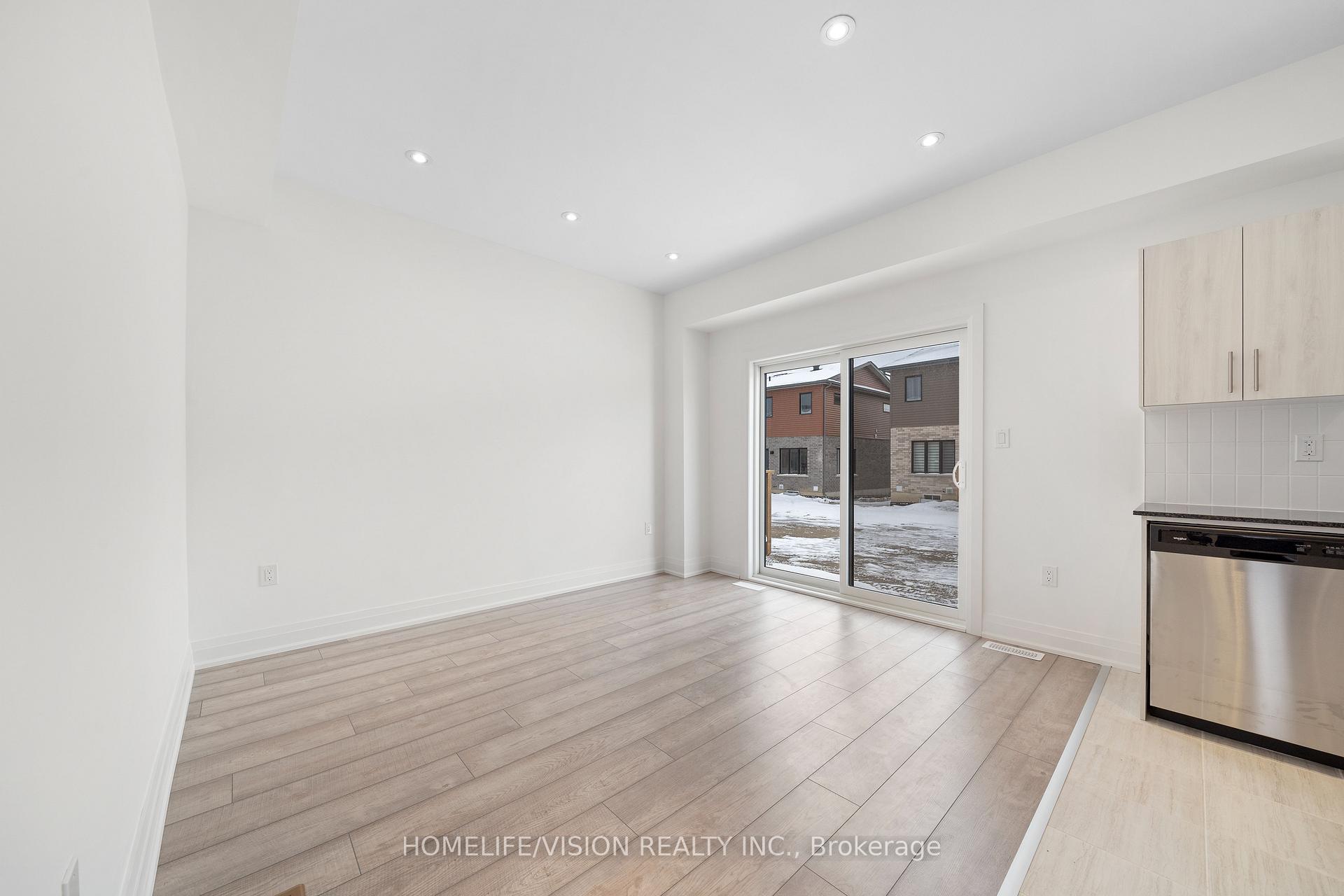 Photo 11 of 151 Gateland Drive, Barrie, Painswick South — HOMEH