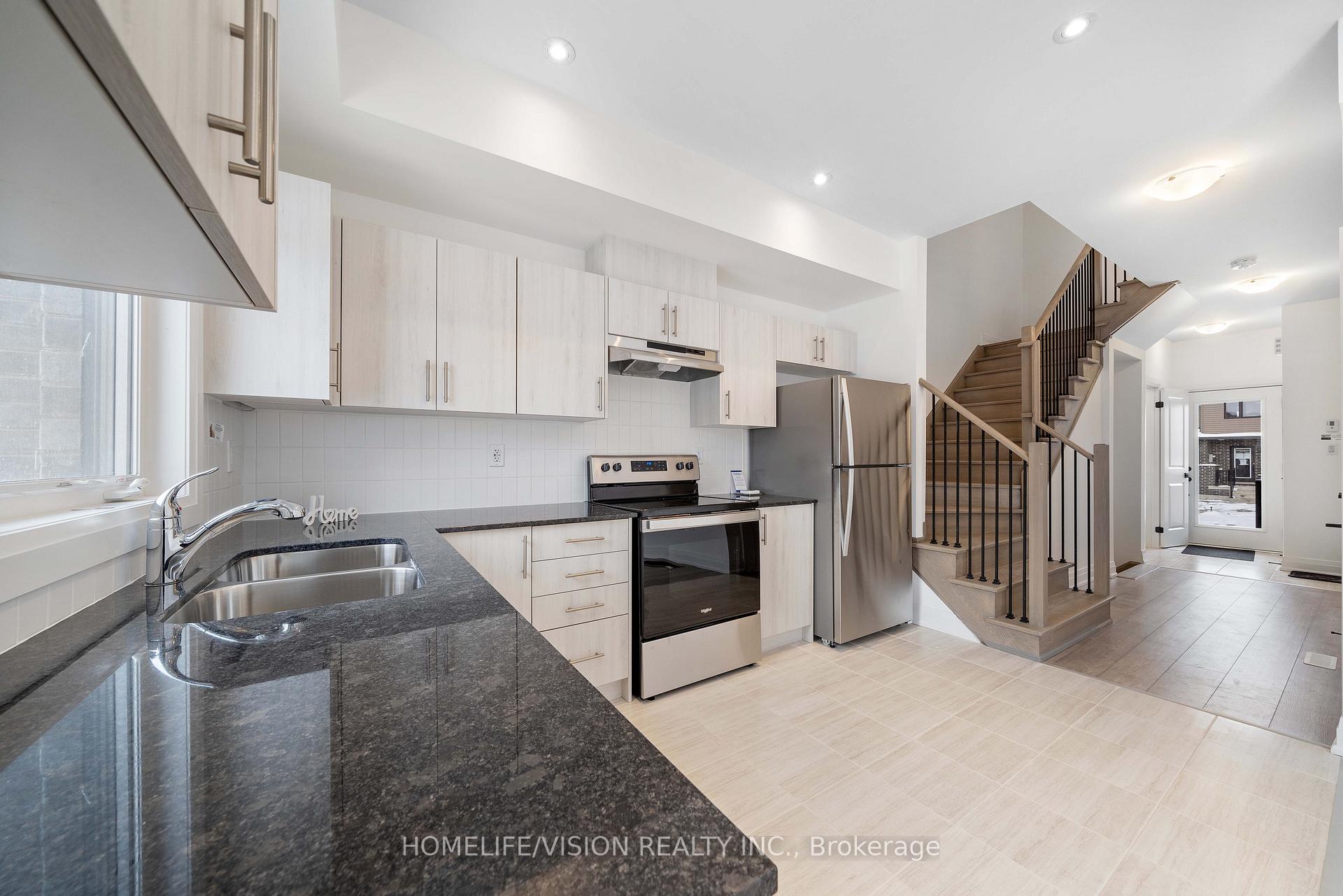 Photo 4 of 151 Gateland Drive, Barrie, Painswick South — HOMEH