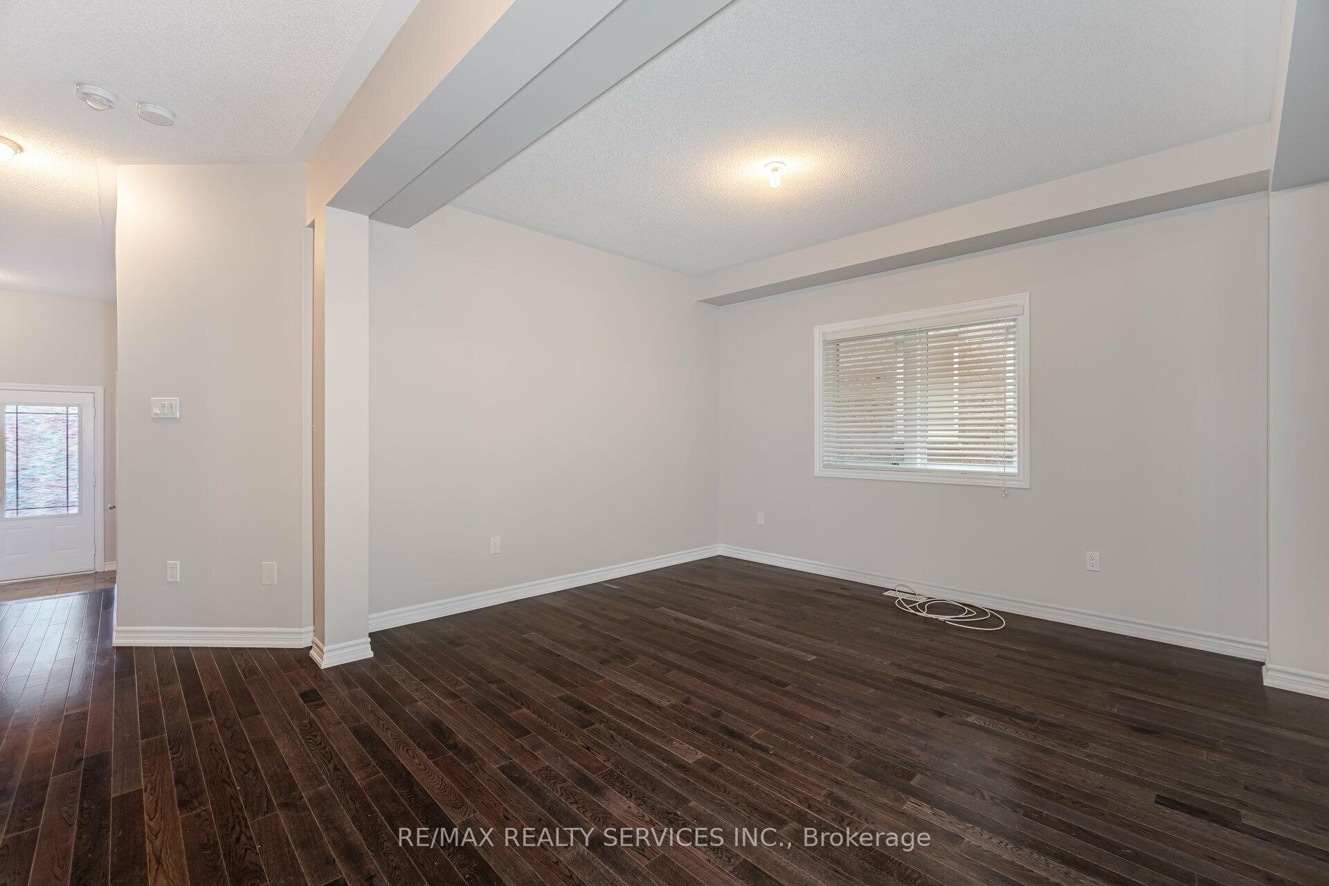 Photo 8 of 296 Remembrance Road, Brampton, Northwest Brampton — HOMEH