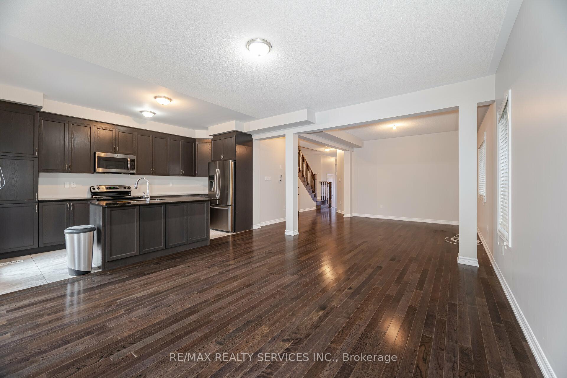 Photo 10 of 296 Remembrance Road, Brampton, Northwest Brampton — HOMEH