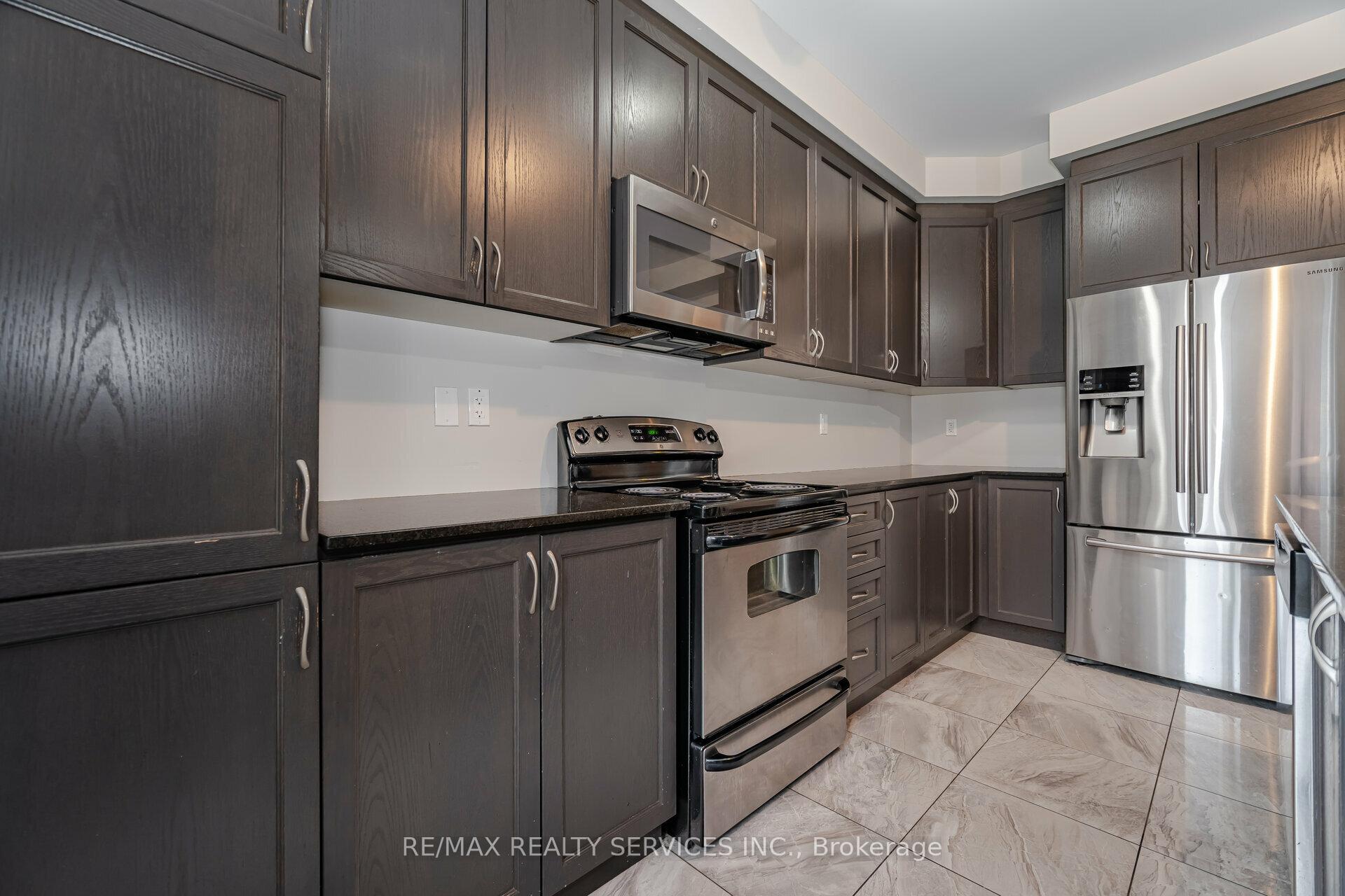 Photo 18 of 296 Remembrance Road, Brampton, Northwest Brampton — HOMEH