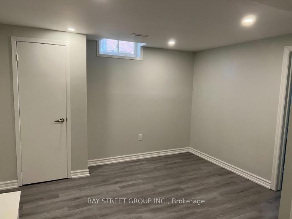 Photo 7 of 116 Burwell Crescent, Markham, Raymerville — HOMEH
