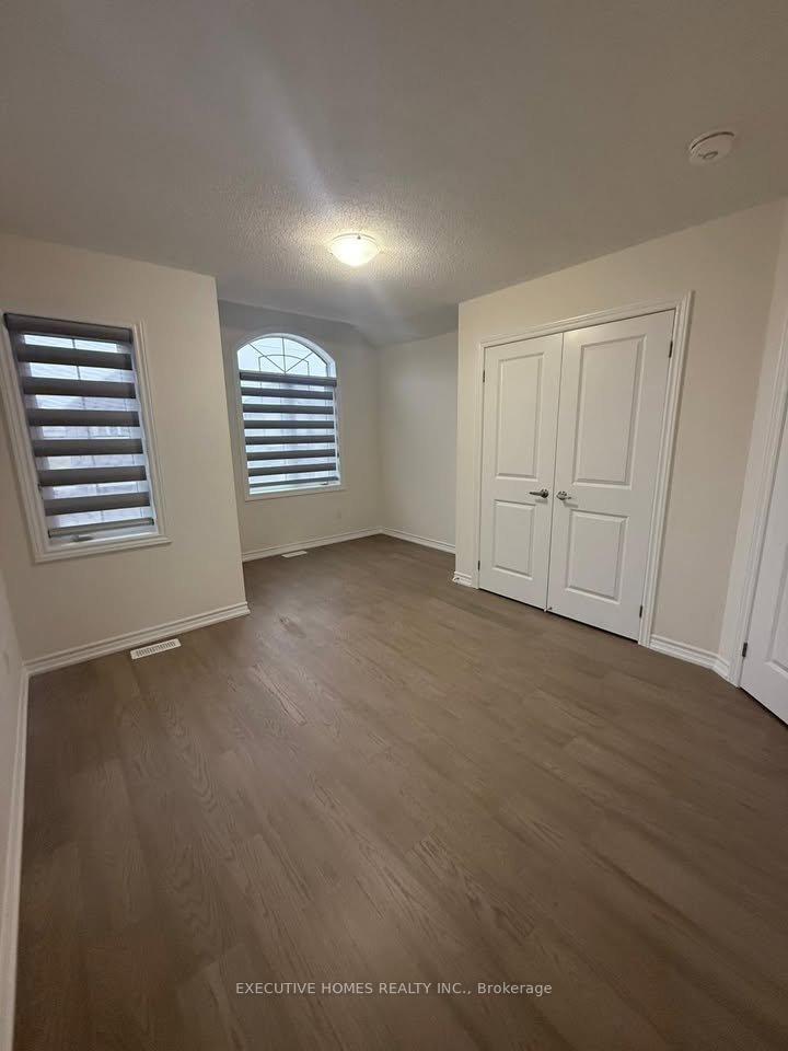 Photo 4 of 1123 Skyridge Boulevard, Pickering, Rural Pickering — HOMEH