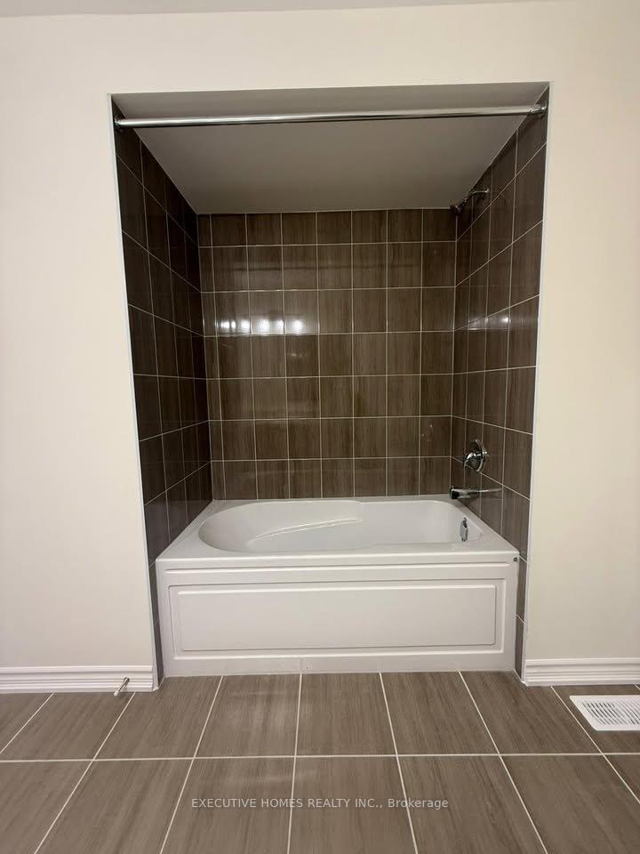 Photo 13 of 1123 Skyridge Boulevard, Pickering, Rural Pickering — HOMEH
