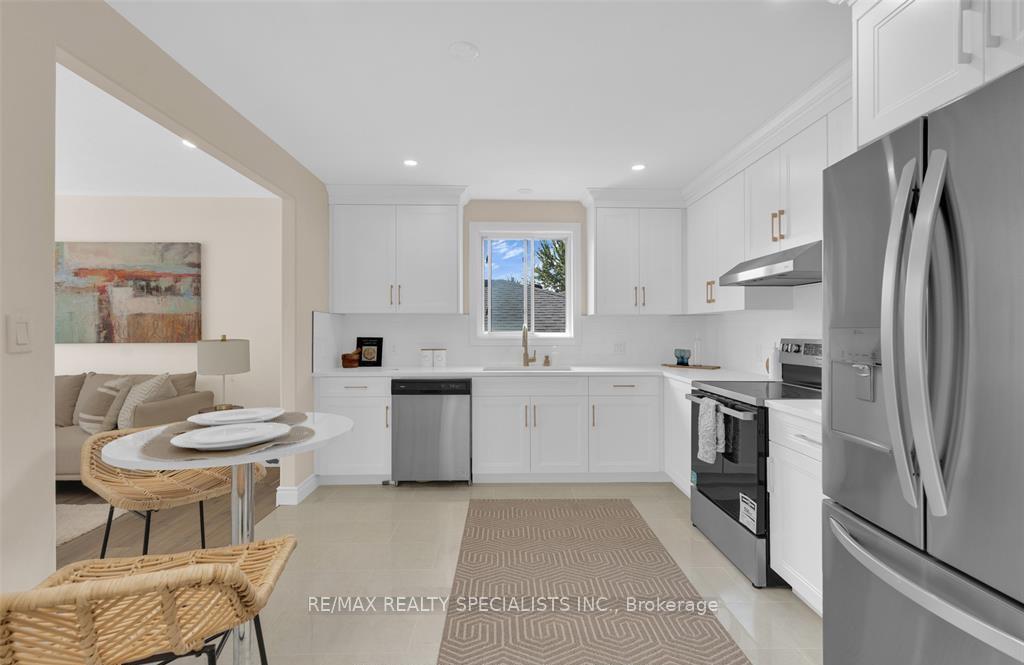 Photo 6 of 3919 Maple Leaf Crescent, Windsor — HOMEH