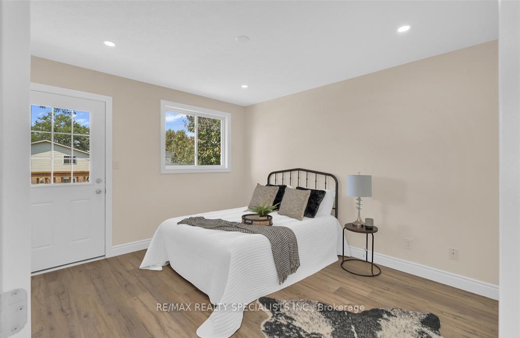 Photo 13 of 3919 Maple Leaf Crescent, Windsor — HOMEH