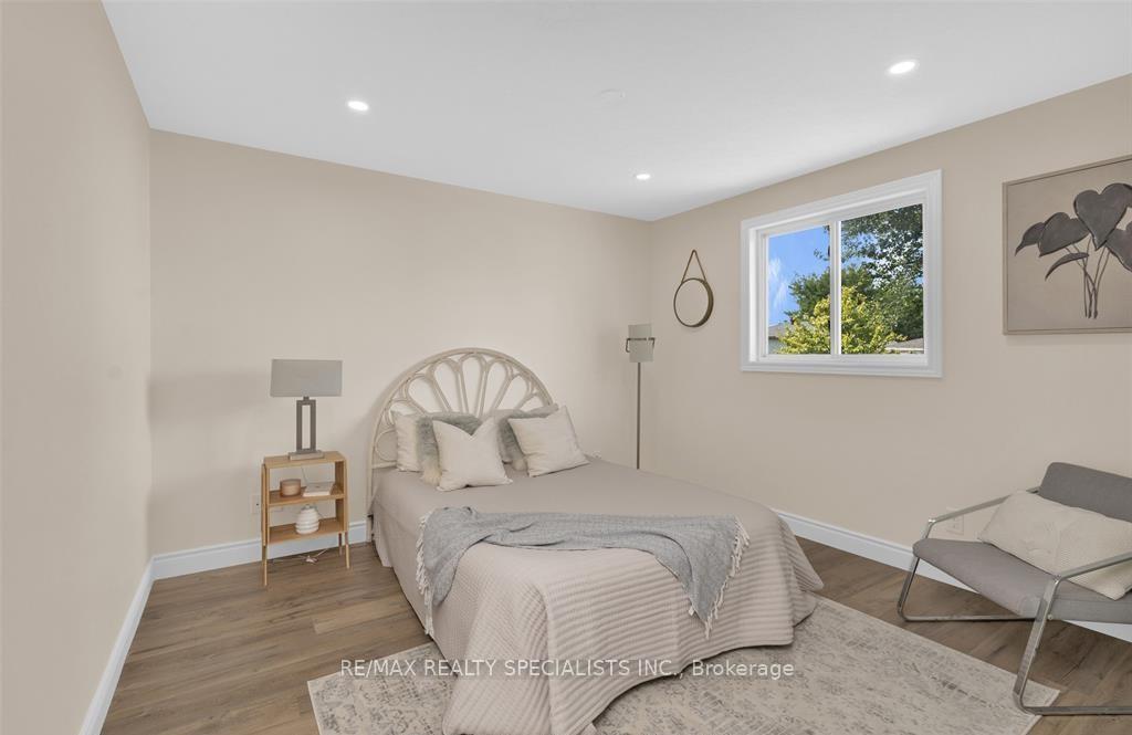 Photo 9 of 3919 Maple Leaf Crescent, Windsor — HOMEH