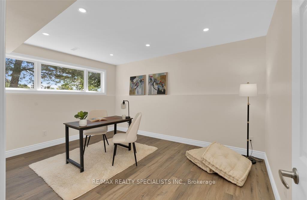 Photo 16 of 3919 Maple Leaf Crescent, Windsor — HOMEH
