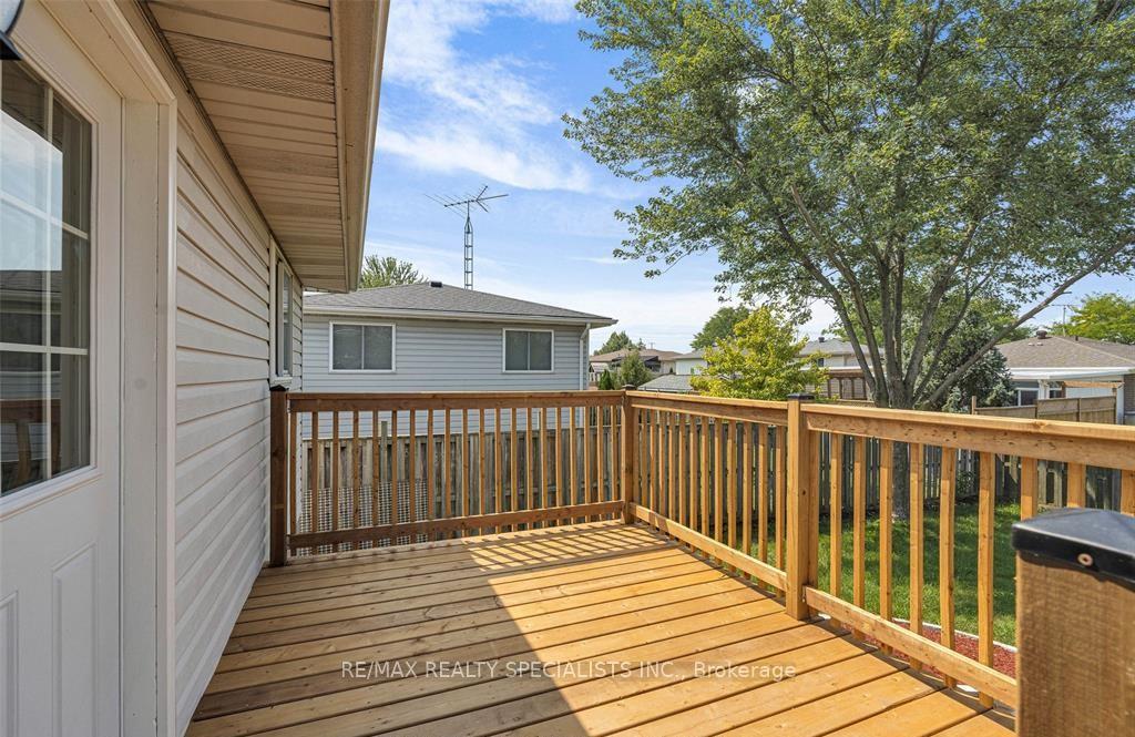 Photo 15 of 3919 Maple Leaf Crescent, Windsor — HOMEH