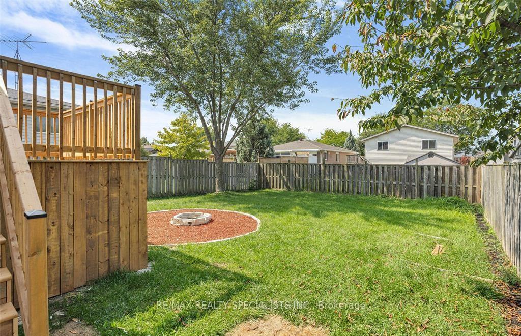 Photo 17 of 3919 Maple Leaf Crescent, Windsor — HOMEH