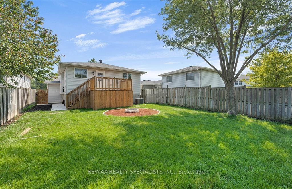 Photo 18 of 3919 Maple Leaf Crescent, Windsor — HOMEH