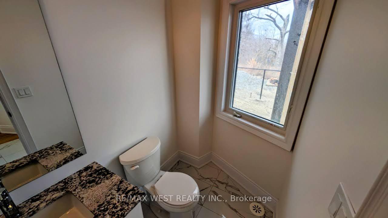 Photo 2 of 12 Wascana Road, Vaughan, Kleinburg — HOMEH