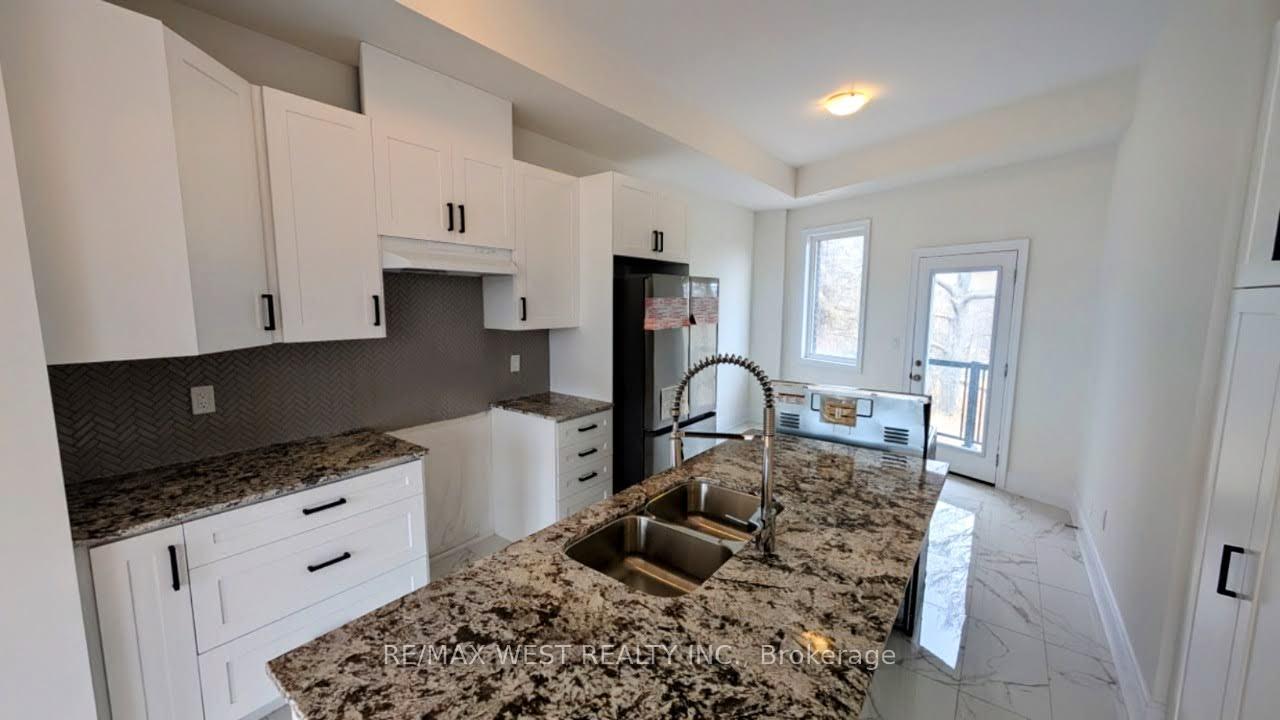 Photo 5 of 12 Wascana Road, Vaughan, Kleinburg — HOMEH