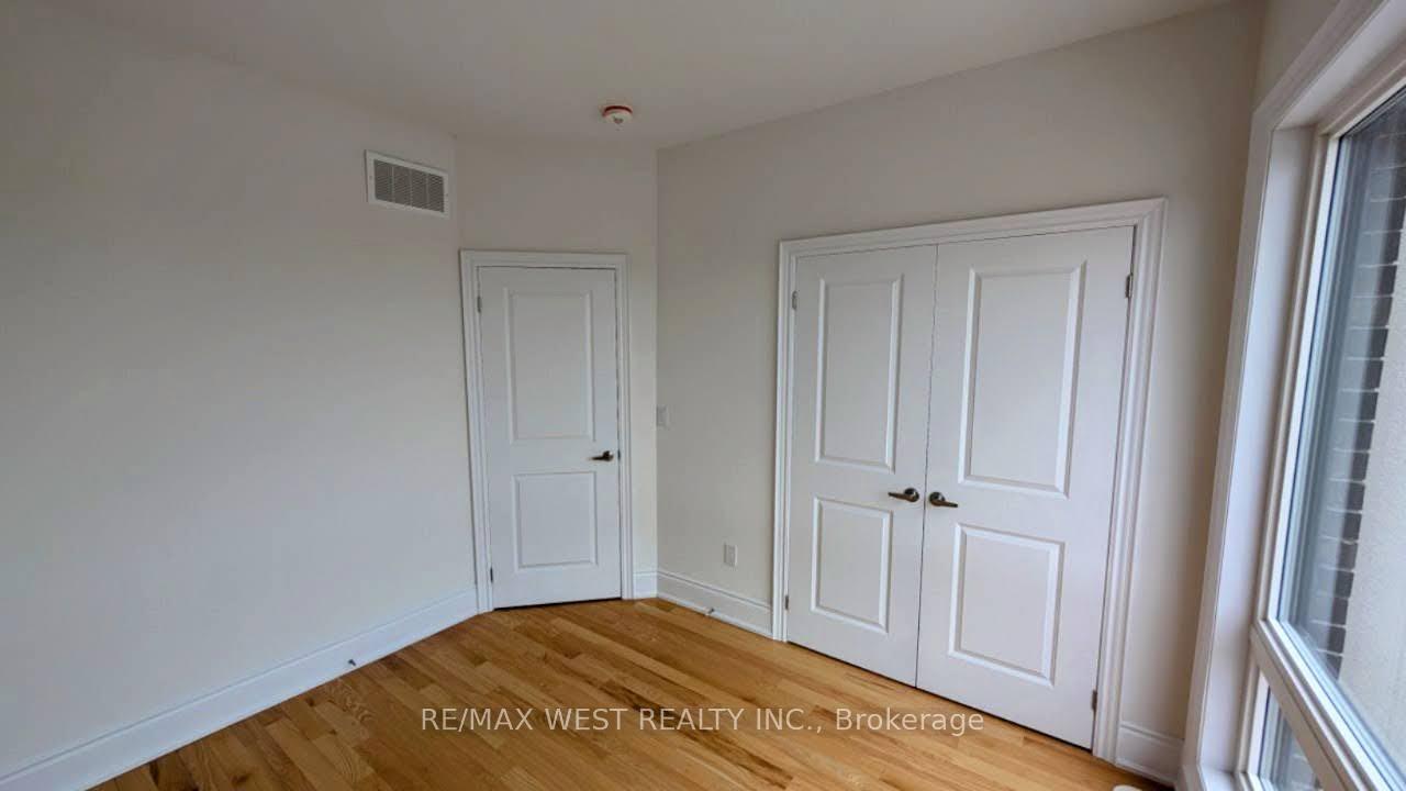 Photo 16 of 12 Wascana Road, Vaughan, Kleinburg — HOMEH