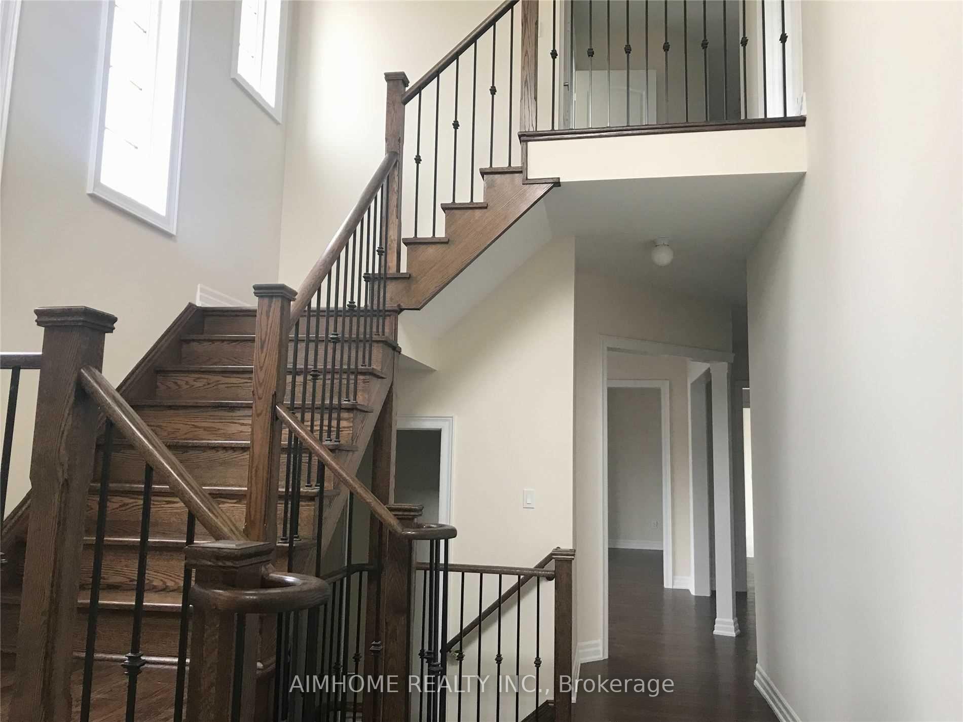 Photo 7 of 29 Hamster Crescent, Aurora, Bayview Northeast — HOMEH