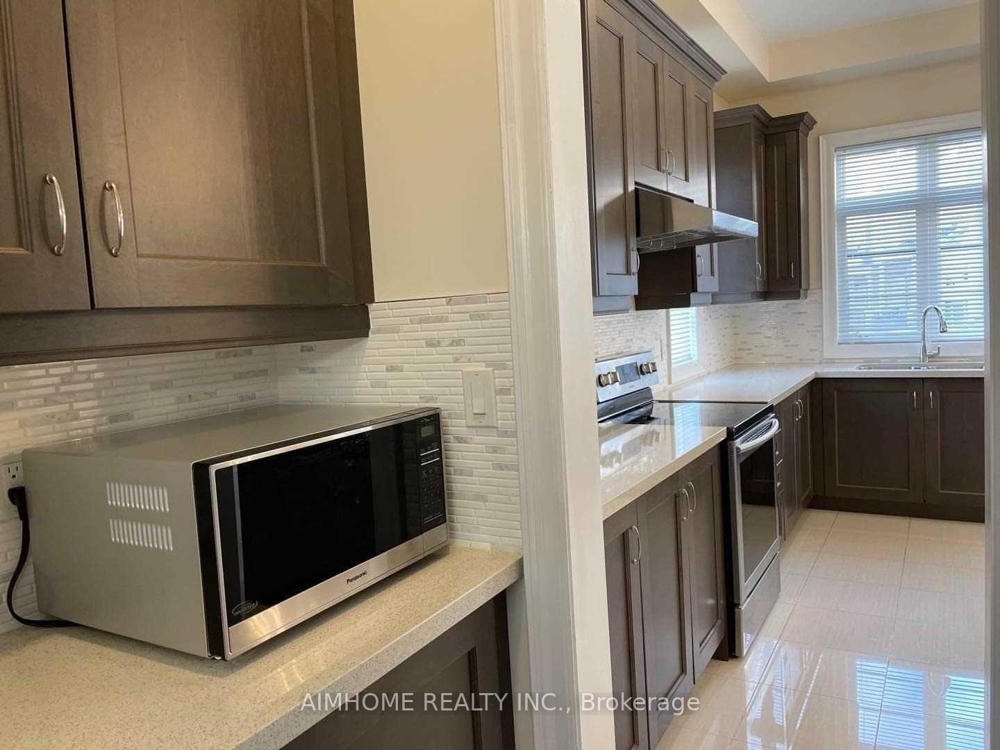 Photo 6 of 29 Hamster Crescent, Aurora, Bayview Northeast — HOMEH