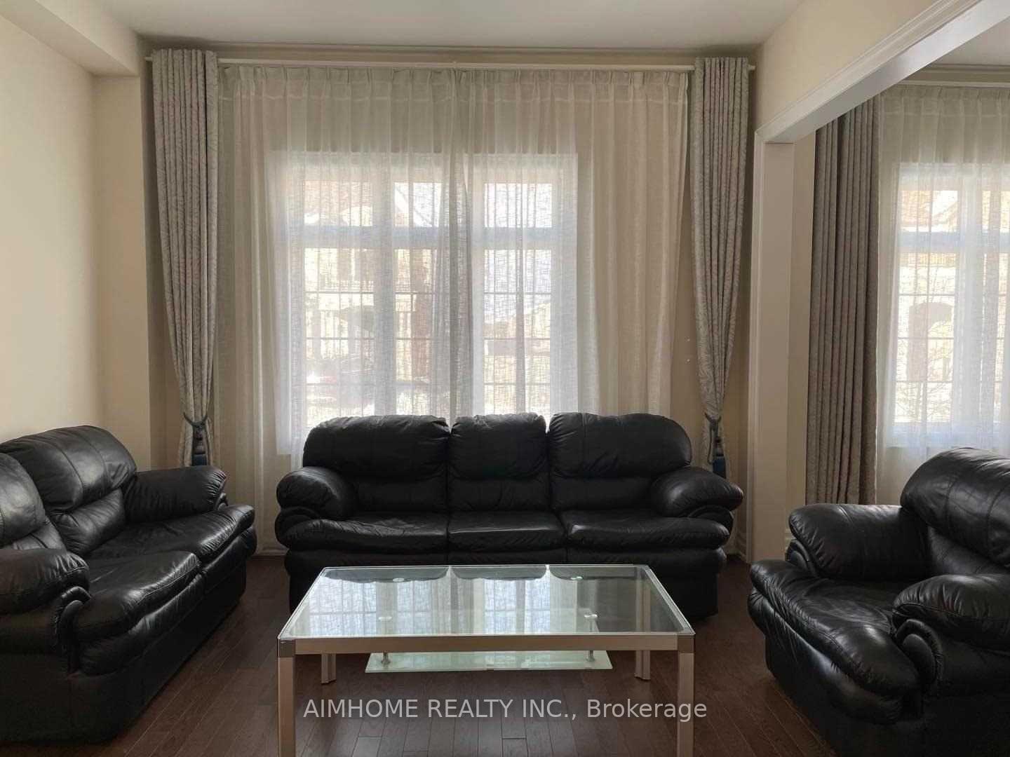 Photo 12 of 29 Hamster Crescent, Aurora, Bayview Northeast — HOMEH