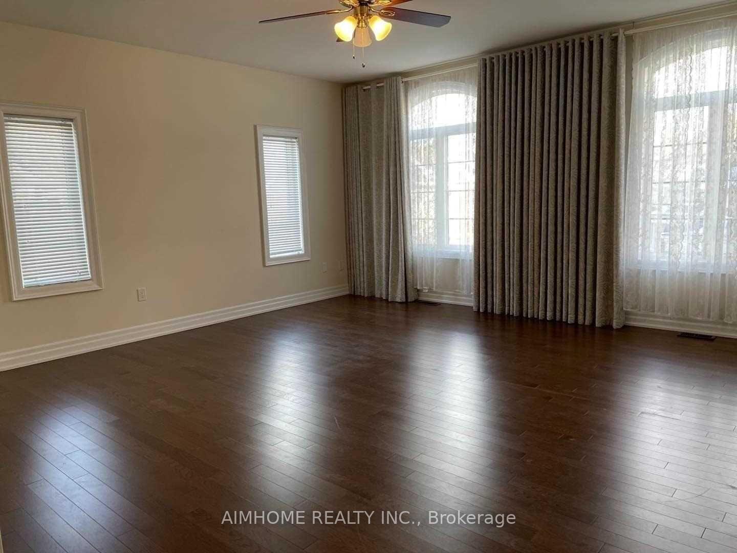 Photo 9 of 29 Hamster Crescent, Aurora, Bayview Northeast — HOMEH