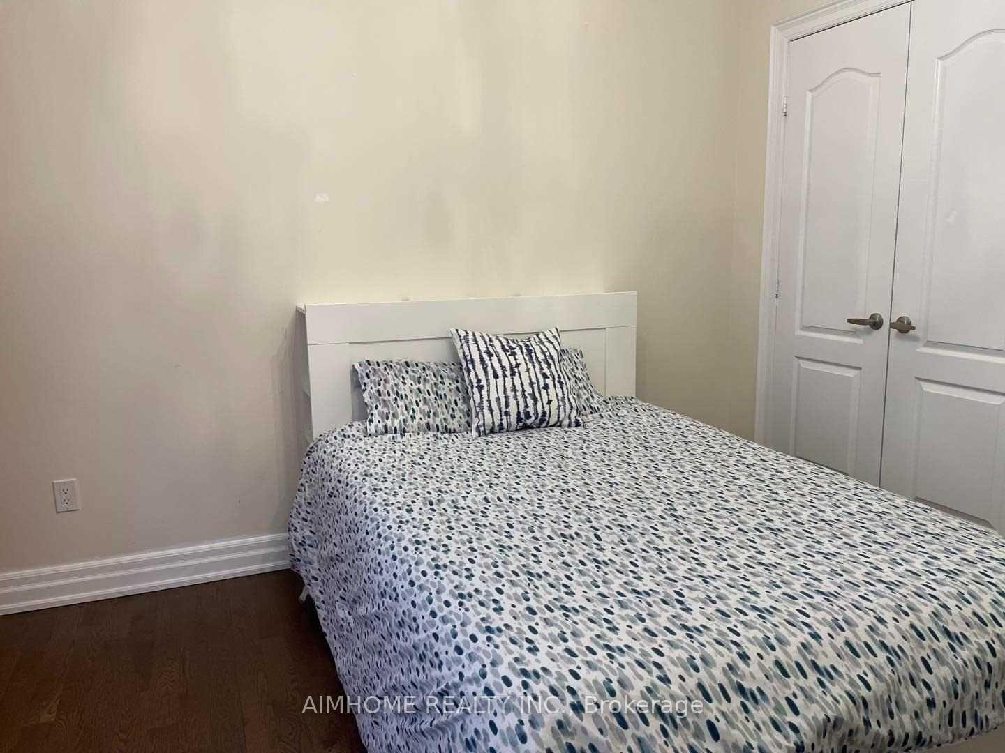 Photo 15 of 29 Hamster Crescent, Aurora, Bayview Northeast — HOMEH
