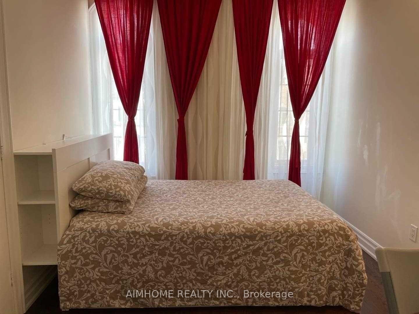Photo 11 of 29 Hamster Crescent, Aurora, Bayview Northeast — HOMEH
