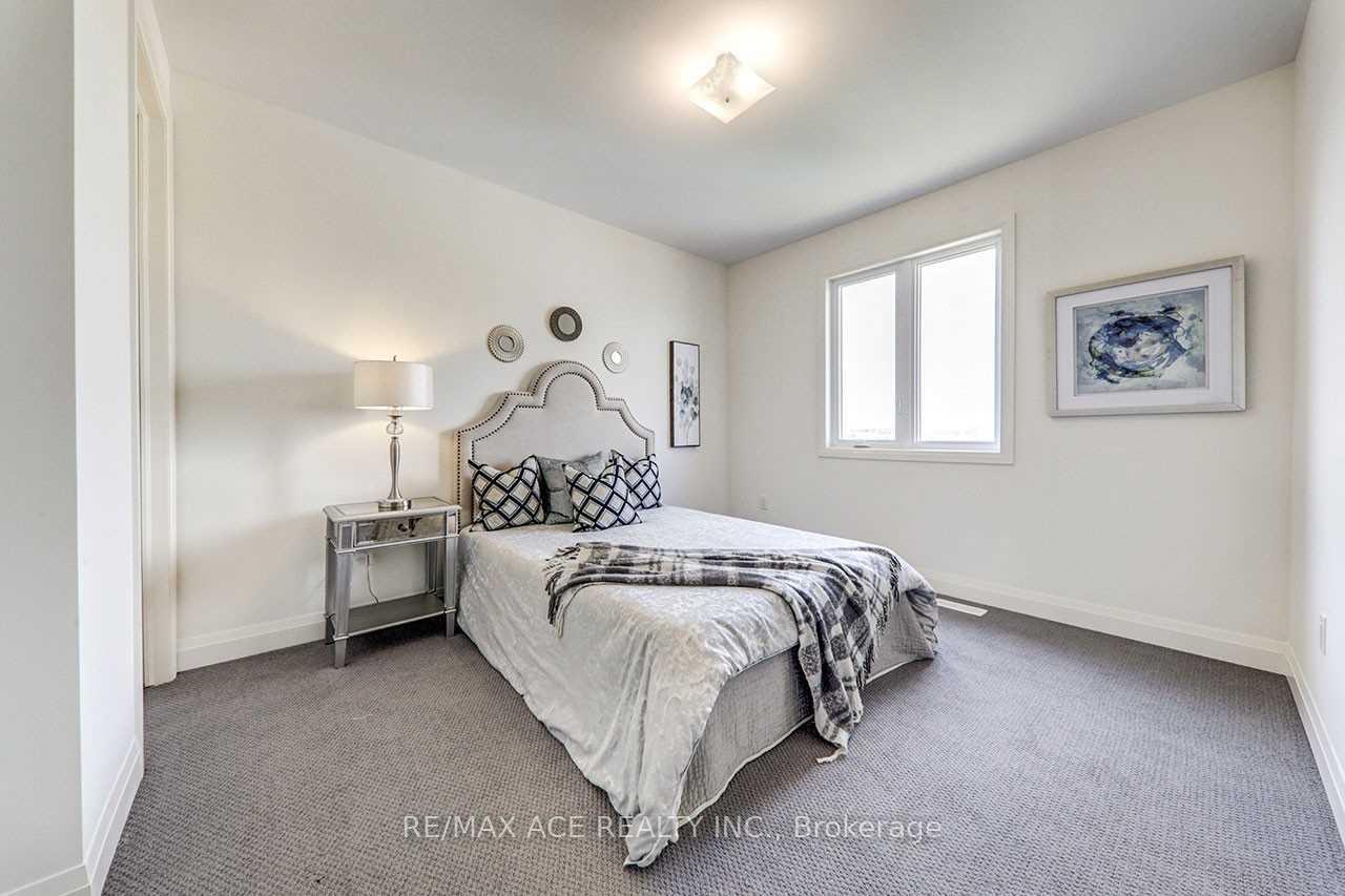 Photo 6 of 179 Port Darlington Road, Clarington, Bowmanville — HOMEH