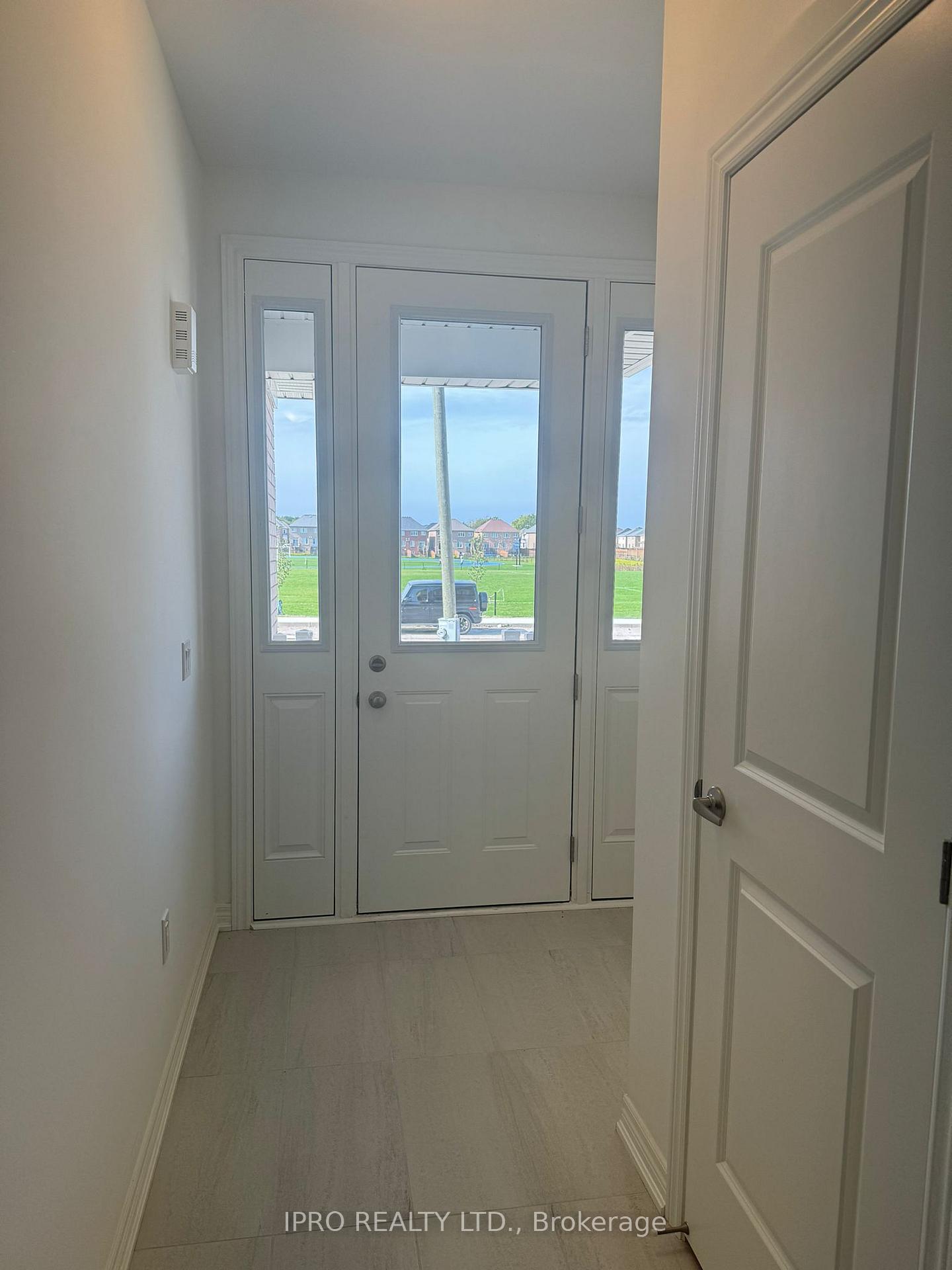 Photo 2 of 73 Picardy Drive, Hamilton, Stoney Creek — HOMEH