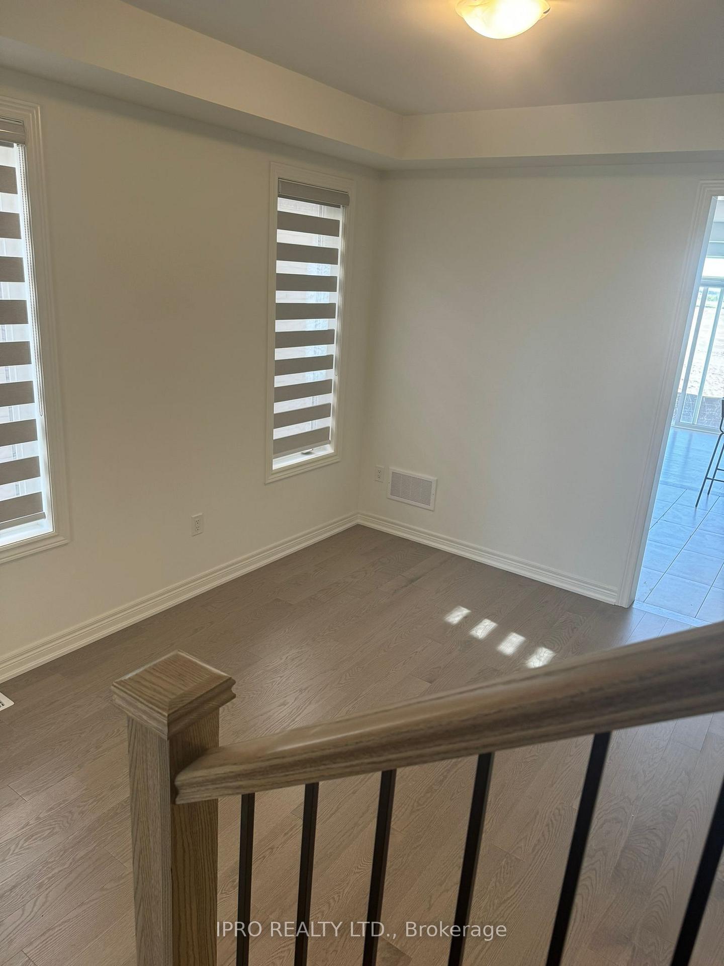 Photo 4 of 73 Picardy Drive, Hamilton, Stoney Creek — HOMEH
