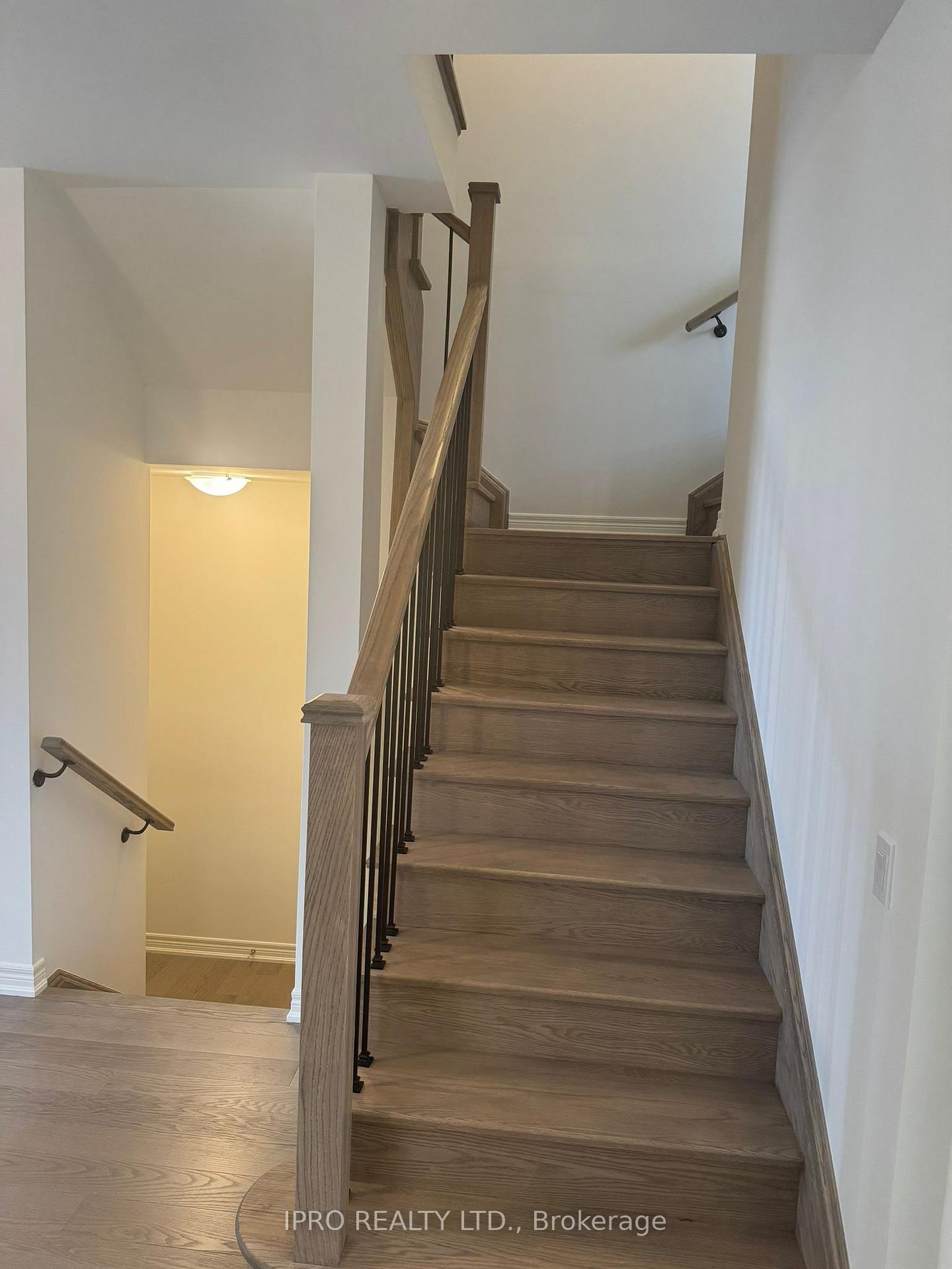 Photo 8 of 73 Picardy Drive, Hamilton, Stoney Creek — HOMEH