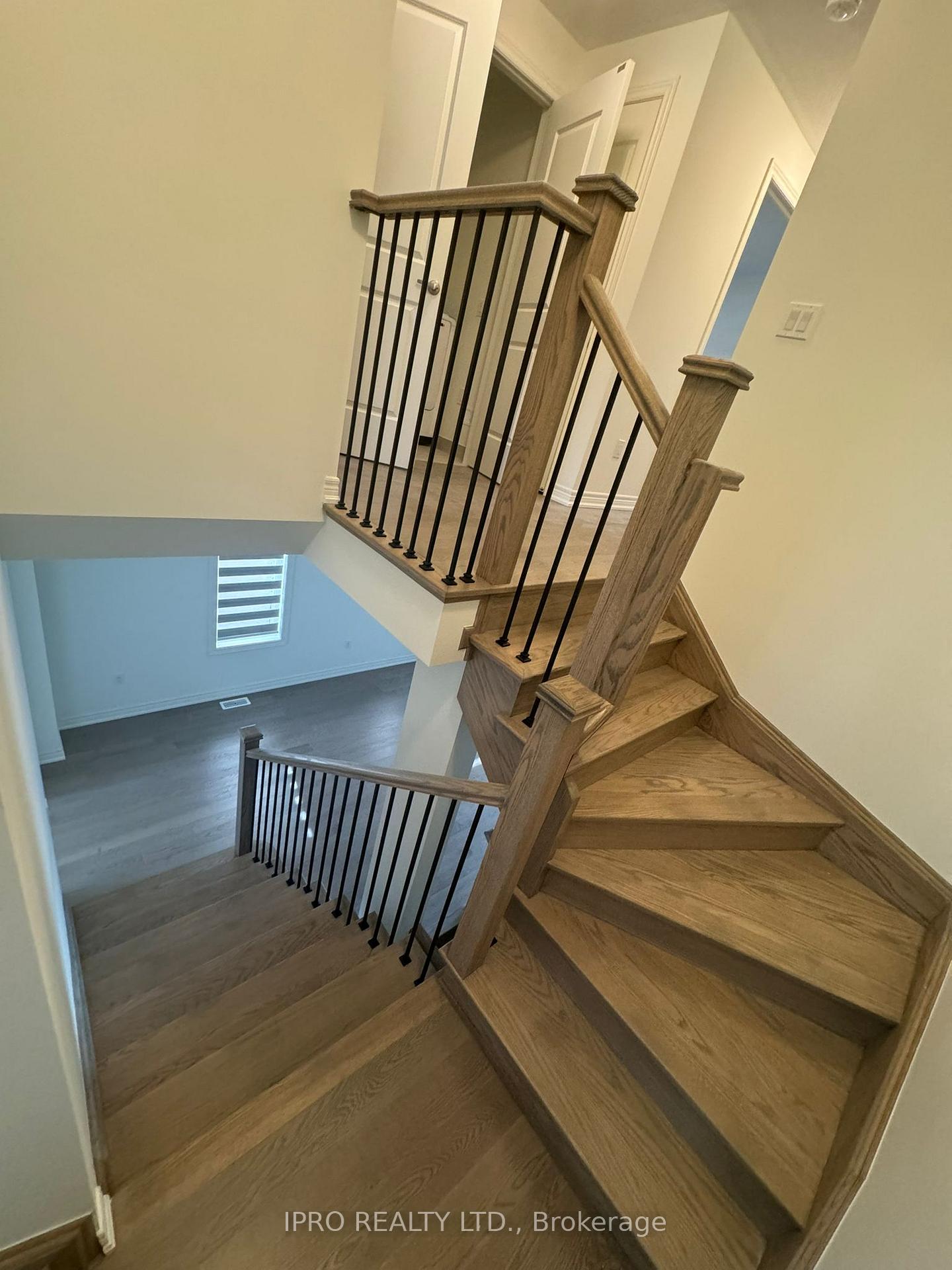 Photo 13 of 73 Picardy Drive, Hamilton, Stoney Creek — HOMEH