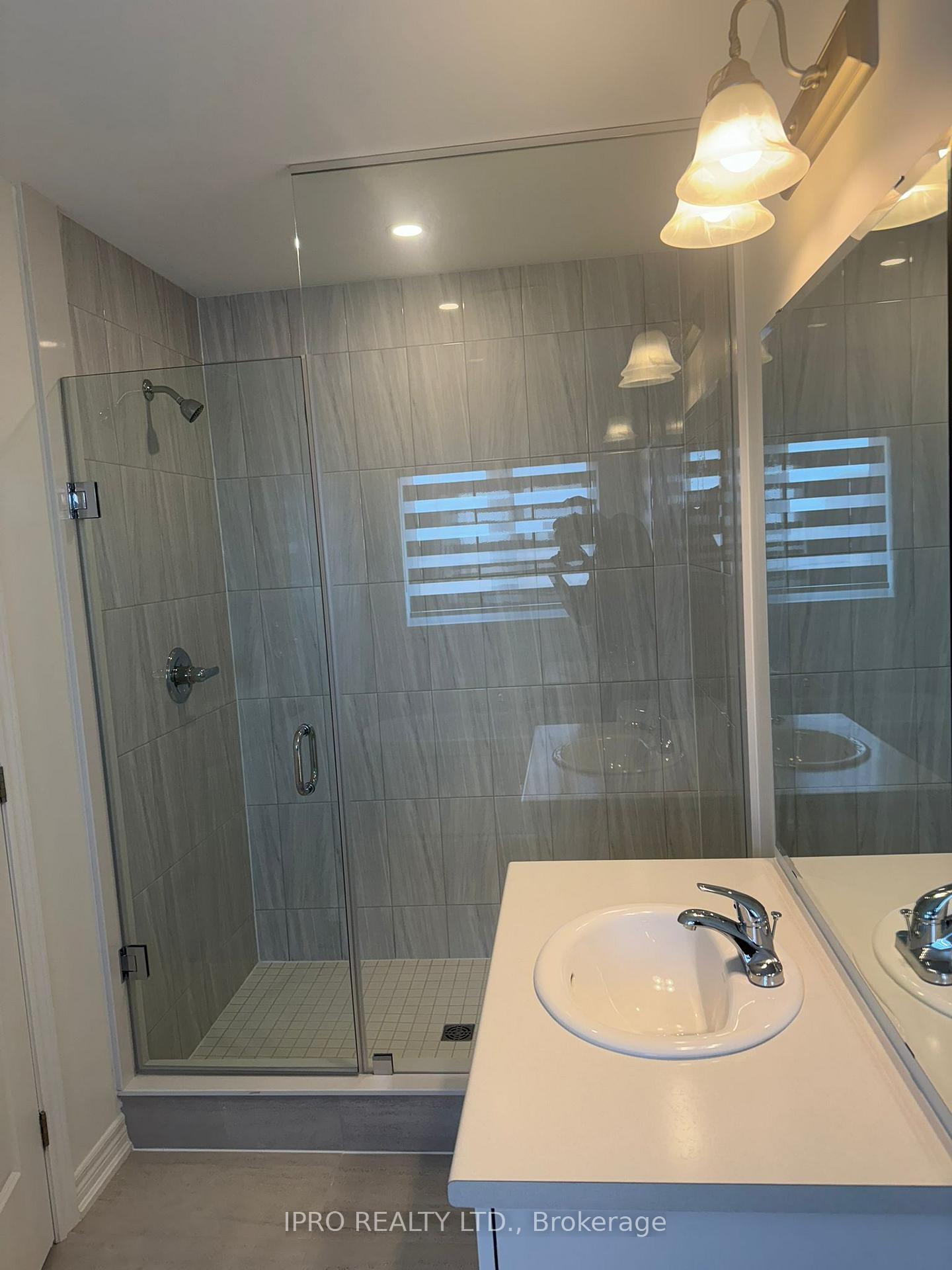 Photo 25 of 73 Picardy Drive, Hamilton, Stoney Creek — HOMEH