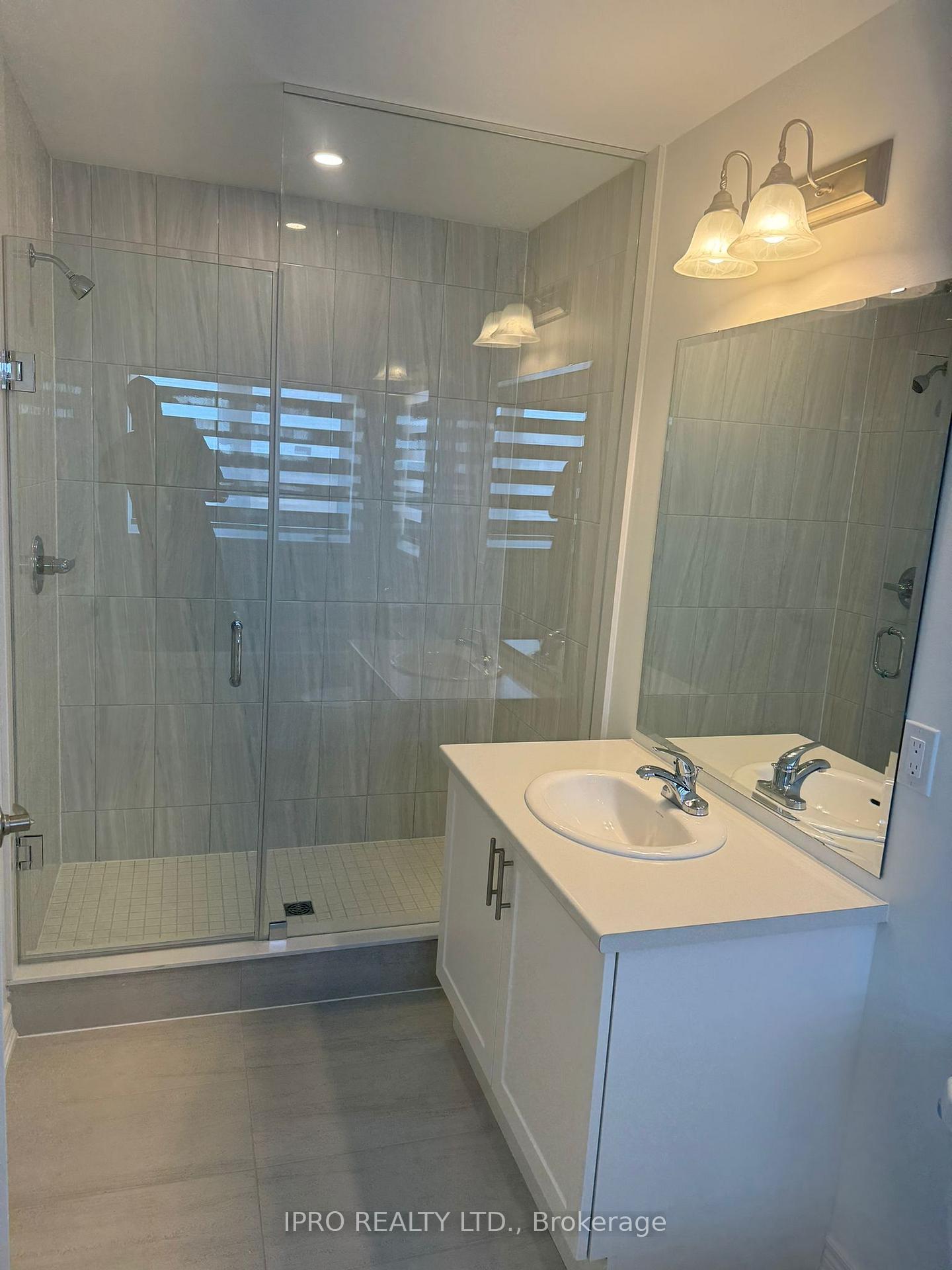 Photo 20 of 73 Picardy Drive, Hamilton, Stoney Creek — HOMEH