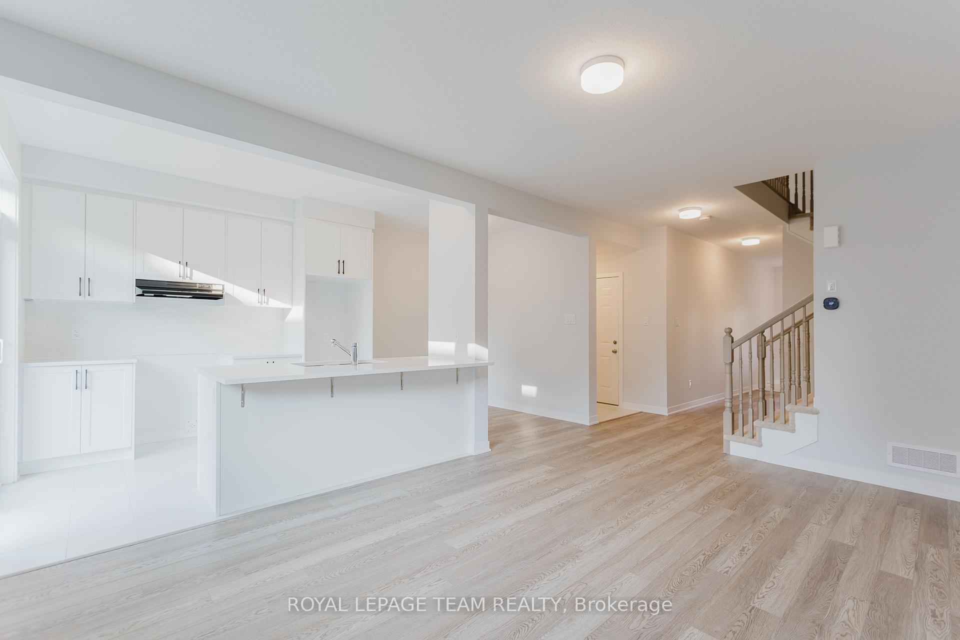 Photo 5 of 507 Brigatine Avenue, Ottawa, Stittsville (North) — HOMEH