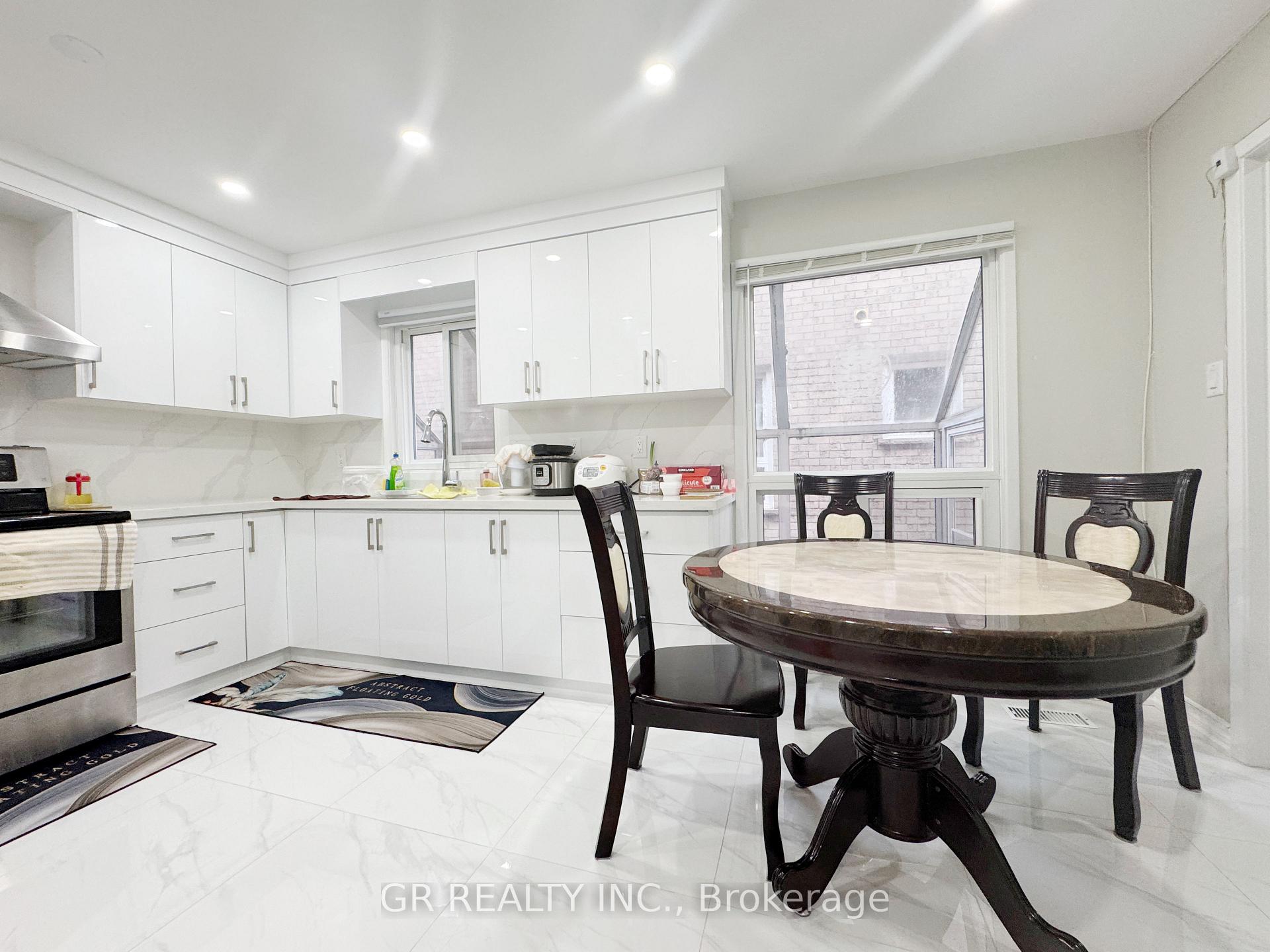 Photo 4 of Unit 3 Rooms, 82 Terrosa Road, Markham, Middlefield — HOMEH