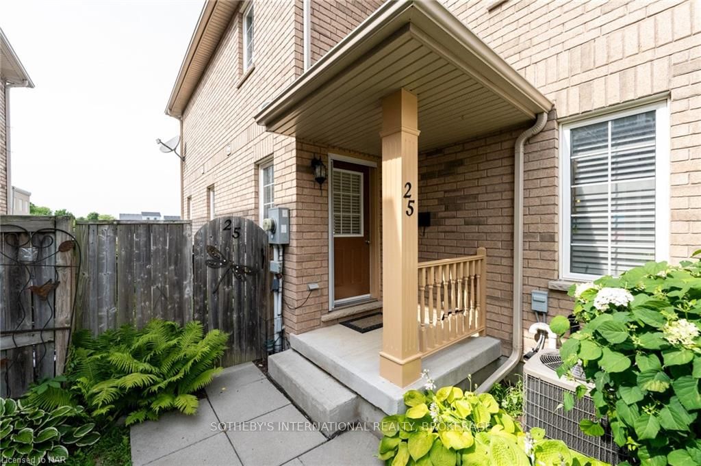 Front of 25 Flynn Court