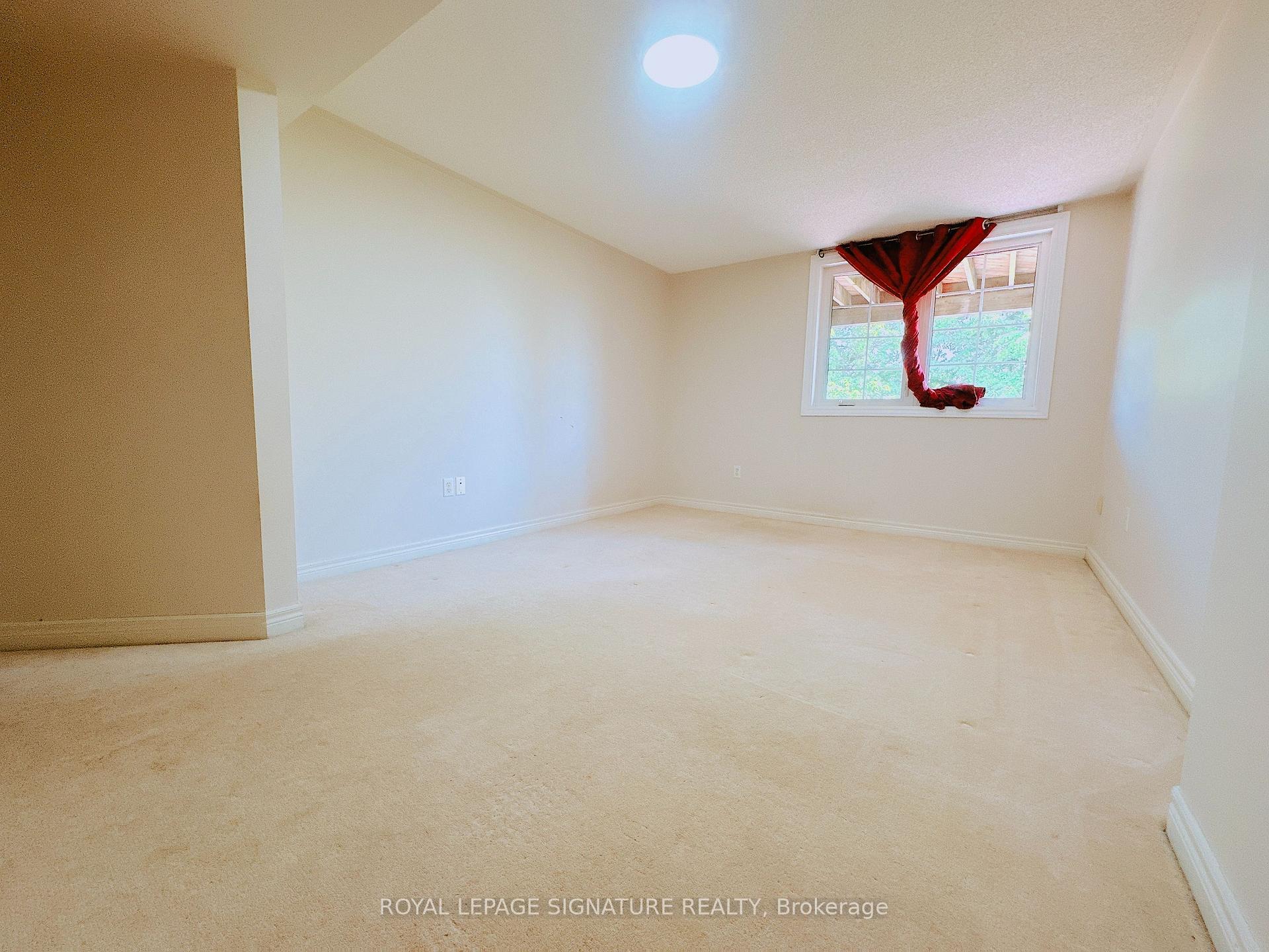 Photo 8 of 54 Monkman Court, Aurora, Aurora Estates — HOMEH