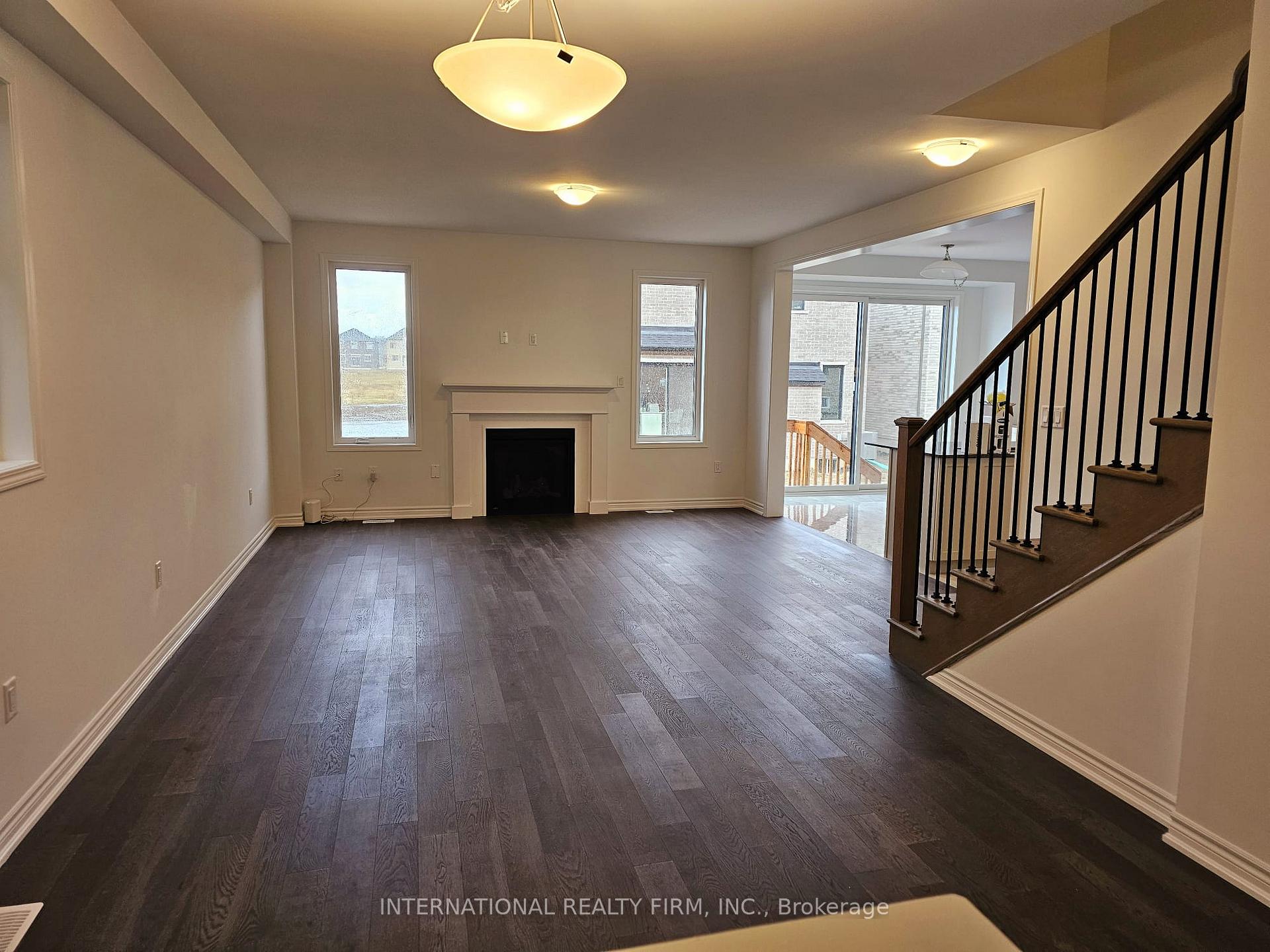 Photo 3 of 24 Mcbride Trail, Barrie, 400 East — HOMEH