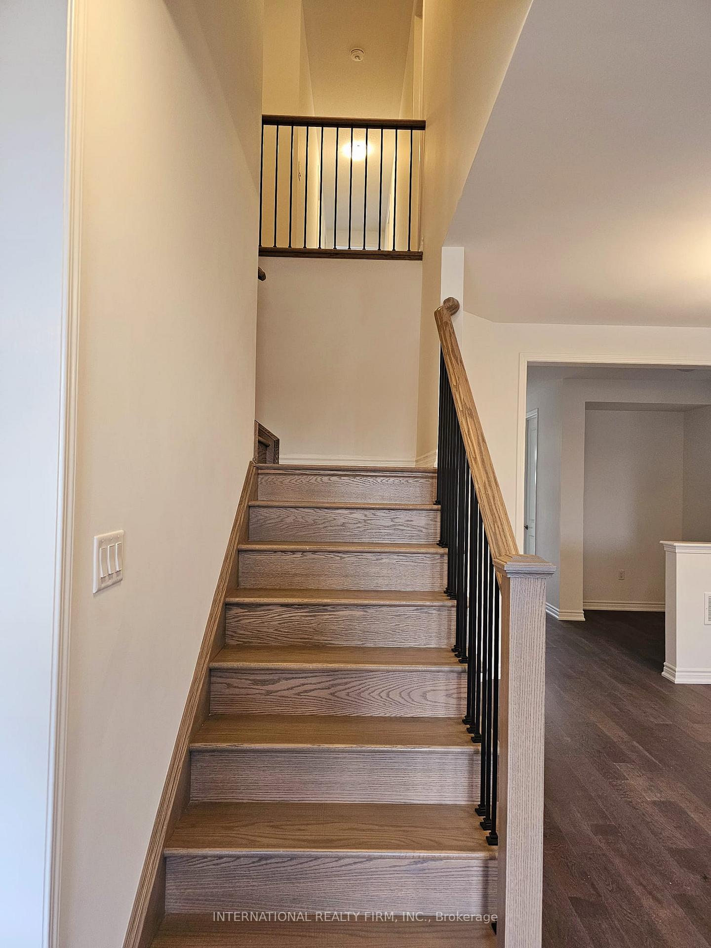 Photo 16 of 24 Mcbride Trail, Barrie, 400 East — HOMEH