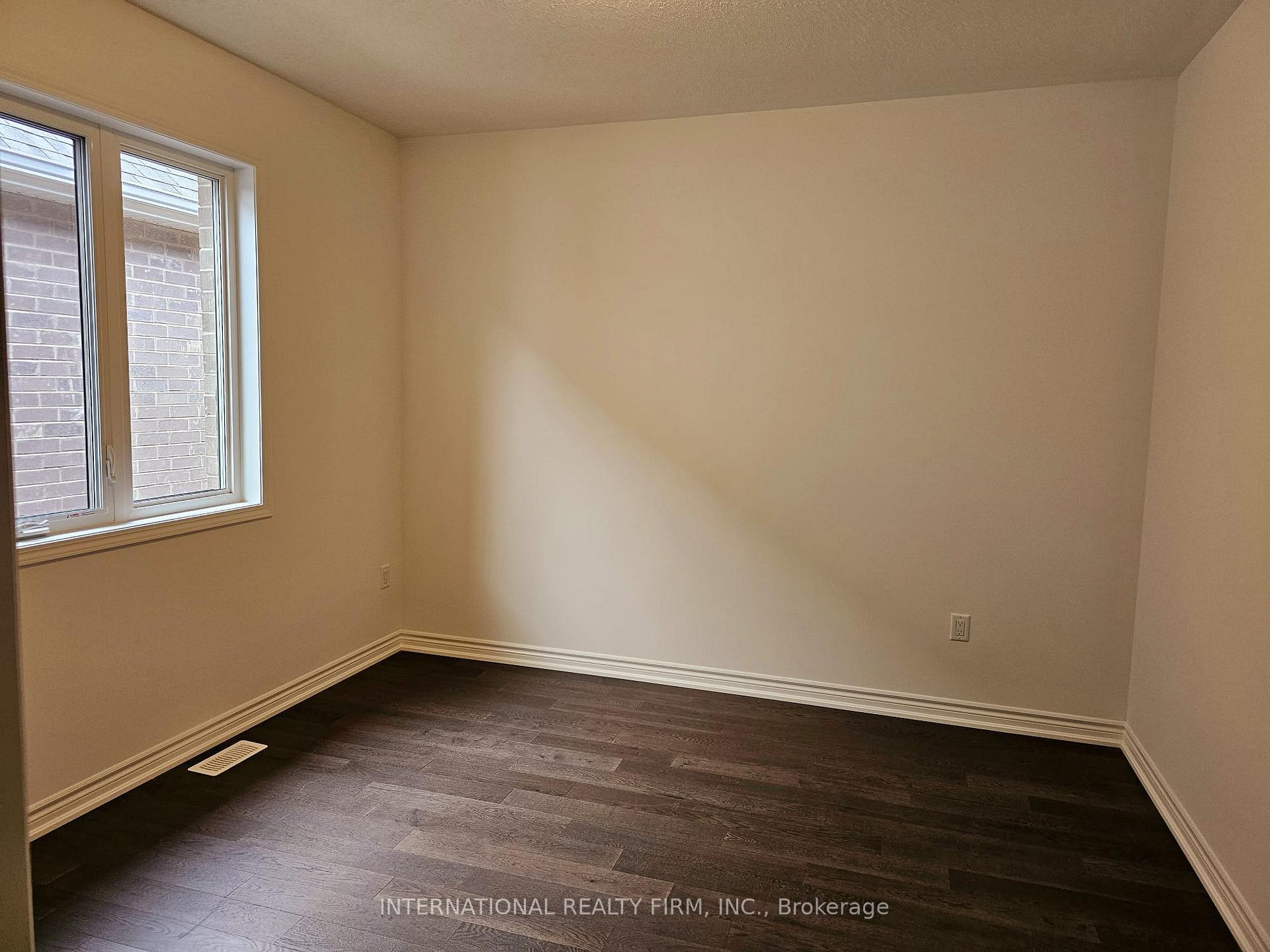 Photo 19 of 24 Mcbride Trail, Barrie, 400 East — HOMEH